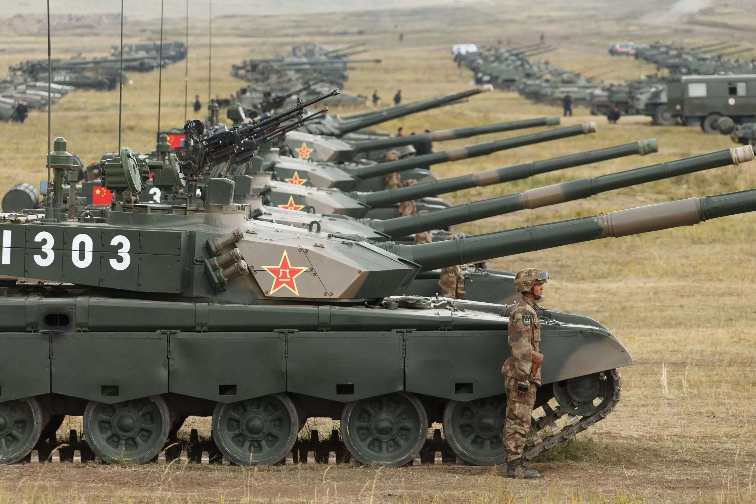 Вооружение. КНР НОАК бронетехника. Танки НОАК. Type 90 MBT Mitsubishi. Танк Тип 90 Япония.