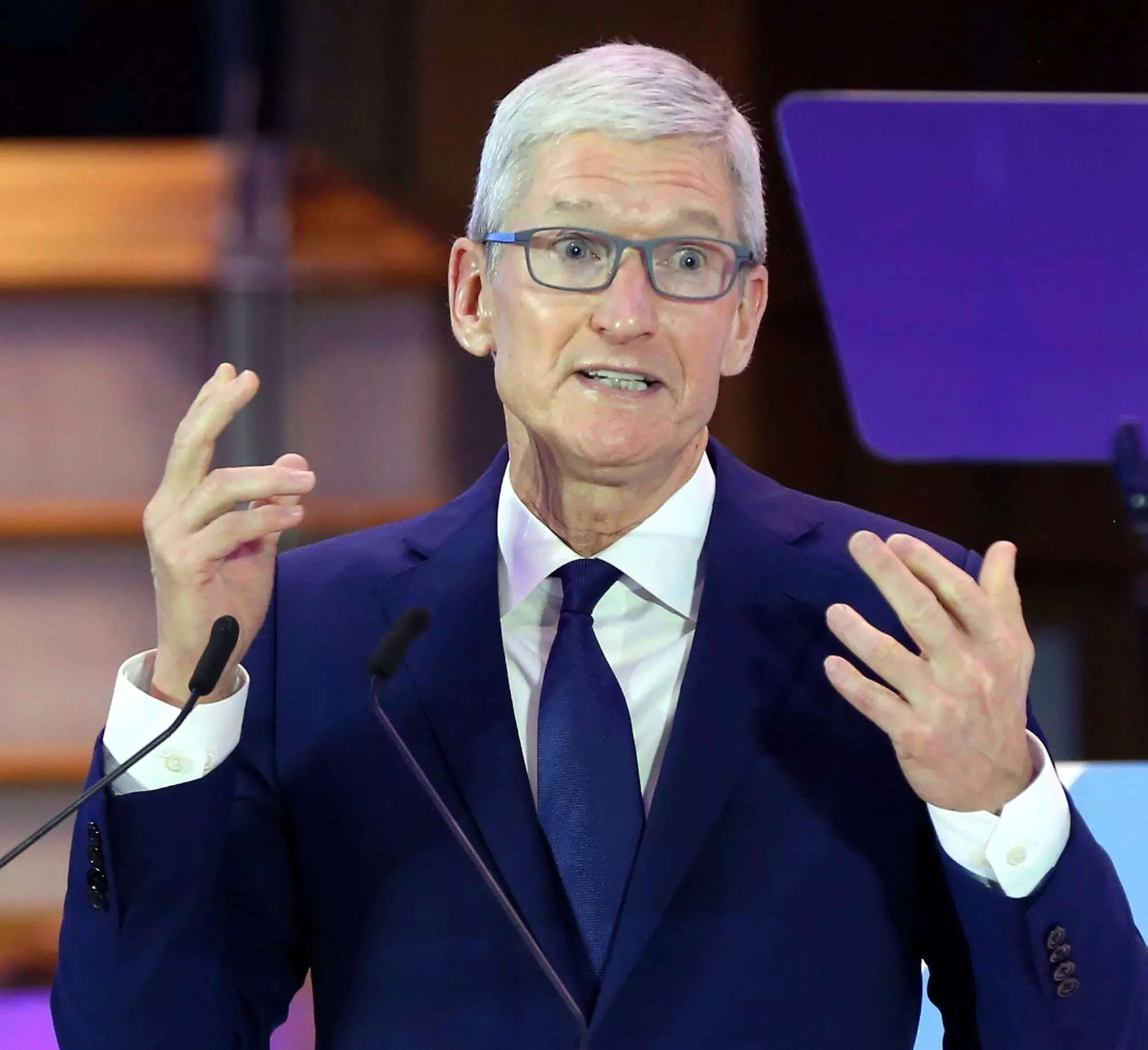 A Top Fcc Official Accused Tim Cook Of Hypocrisy For Talking Up Apples