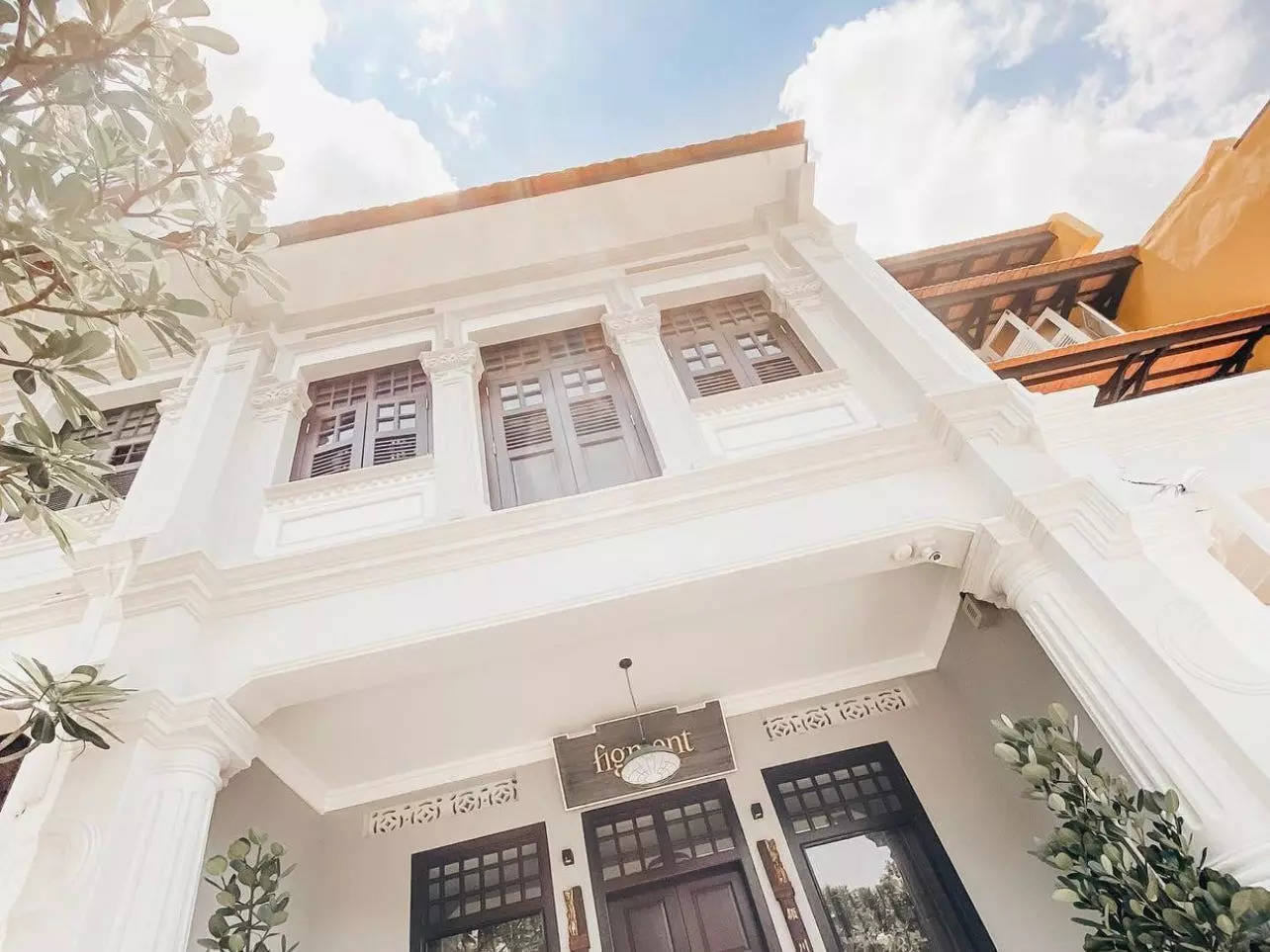 What it's like to rent a room in Singapore's decades-old shophouses ...