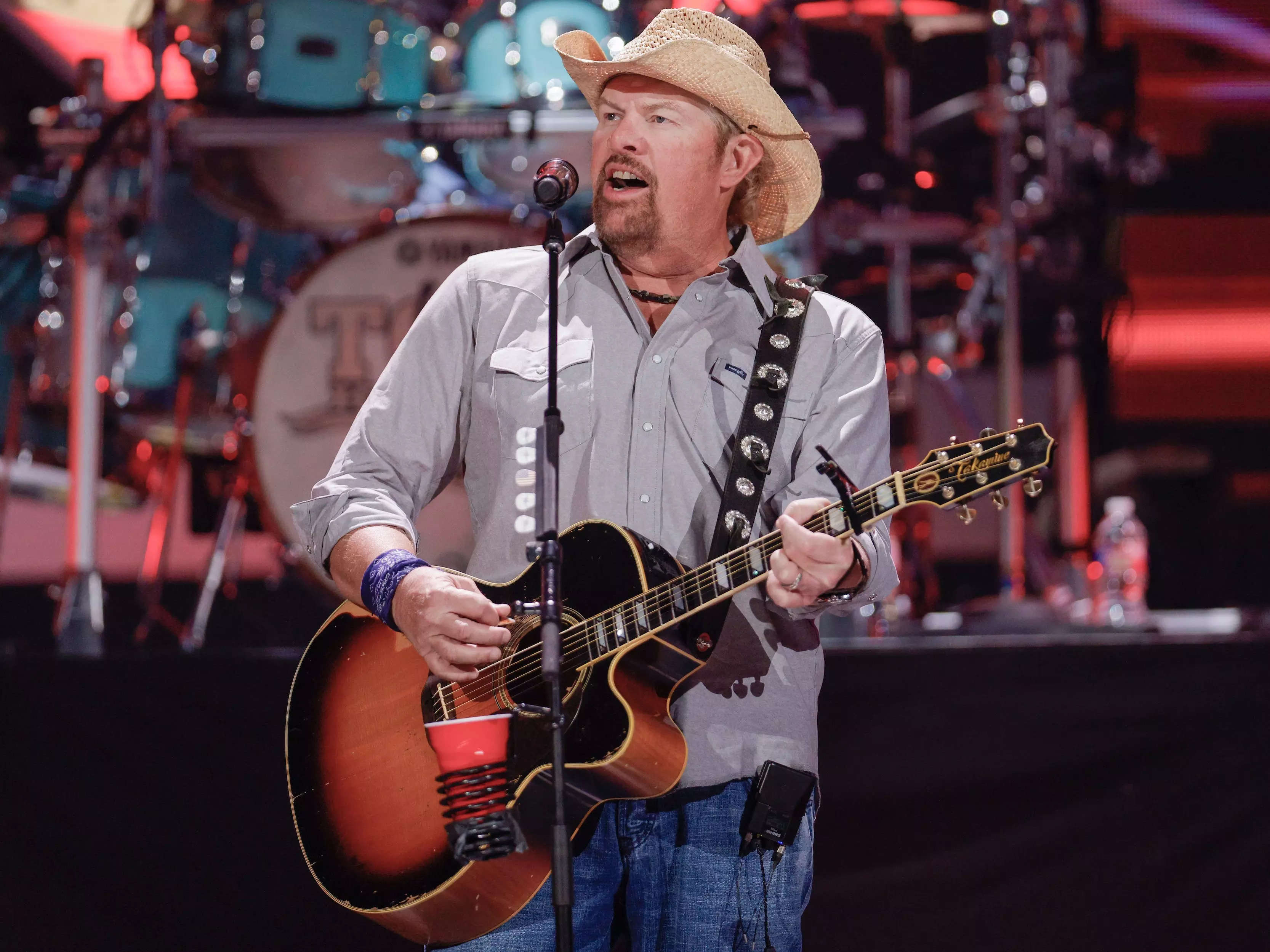 Country Music Star Toby Keith Announces Hes Been Battling Stomach