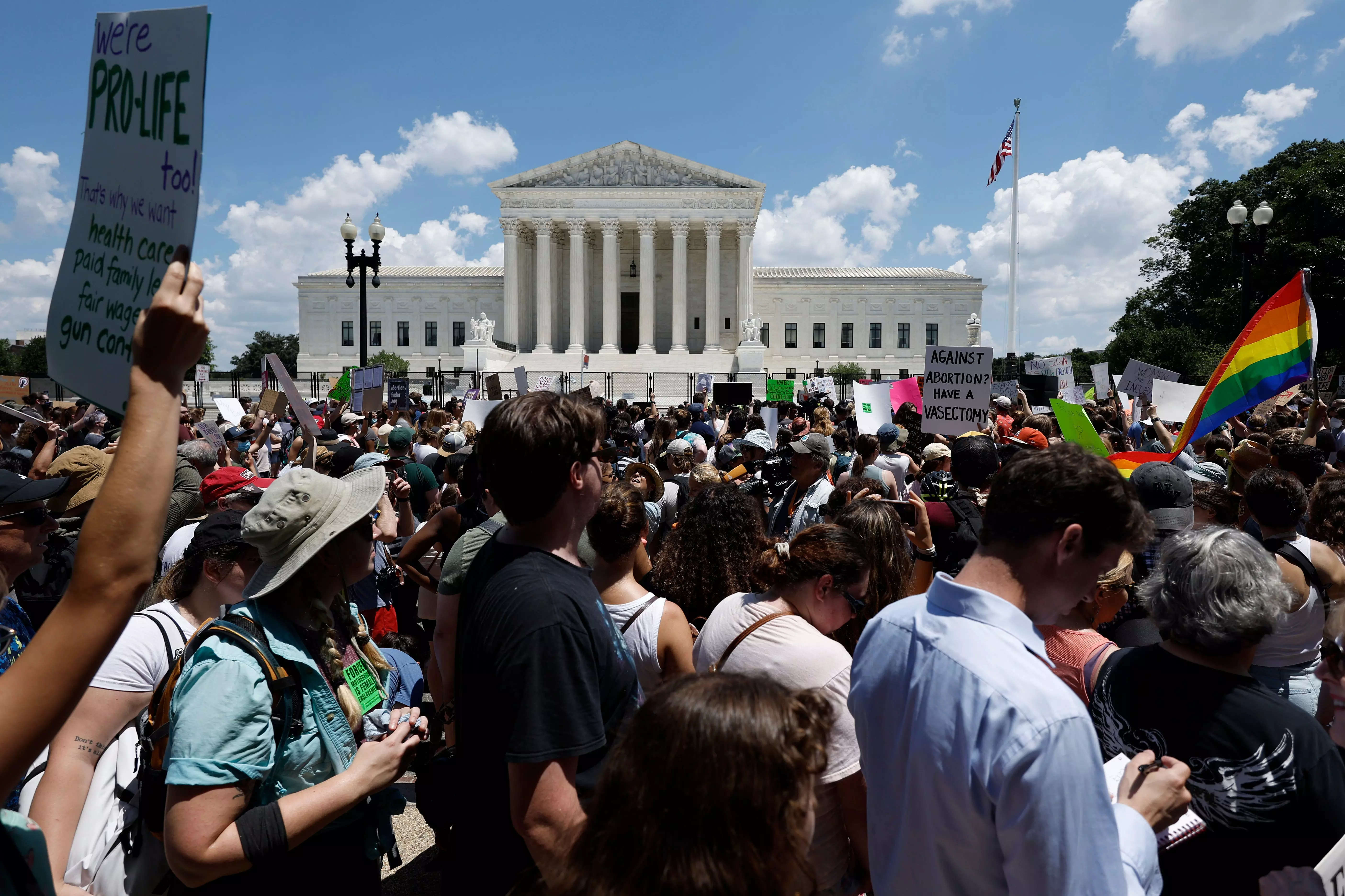 Louisiana judge temporarily blocks state from enforcing abortion