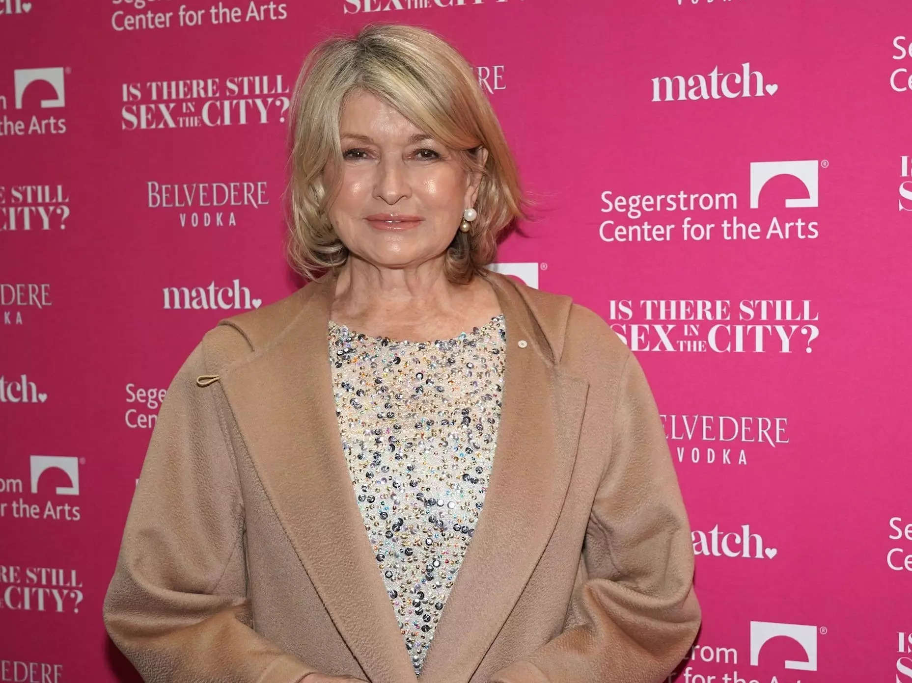 Martha Stewart Says She's Been Propositioned By Several Of Her Friends ...