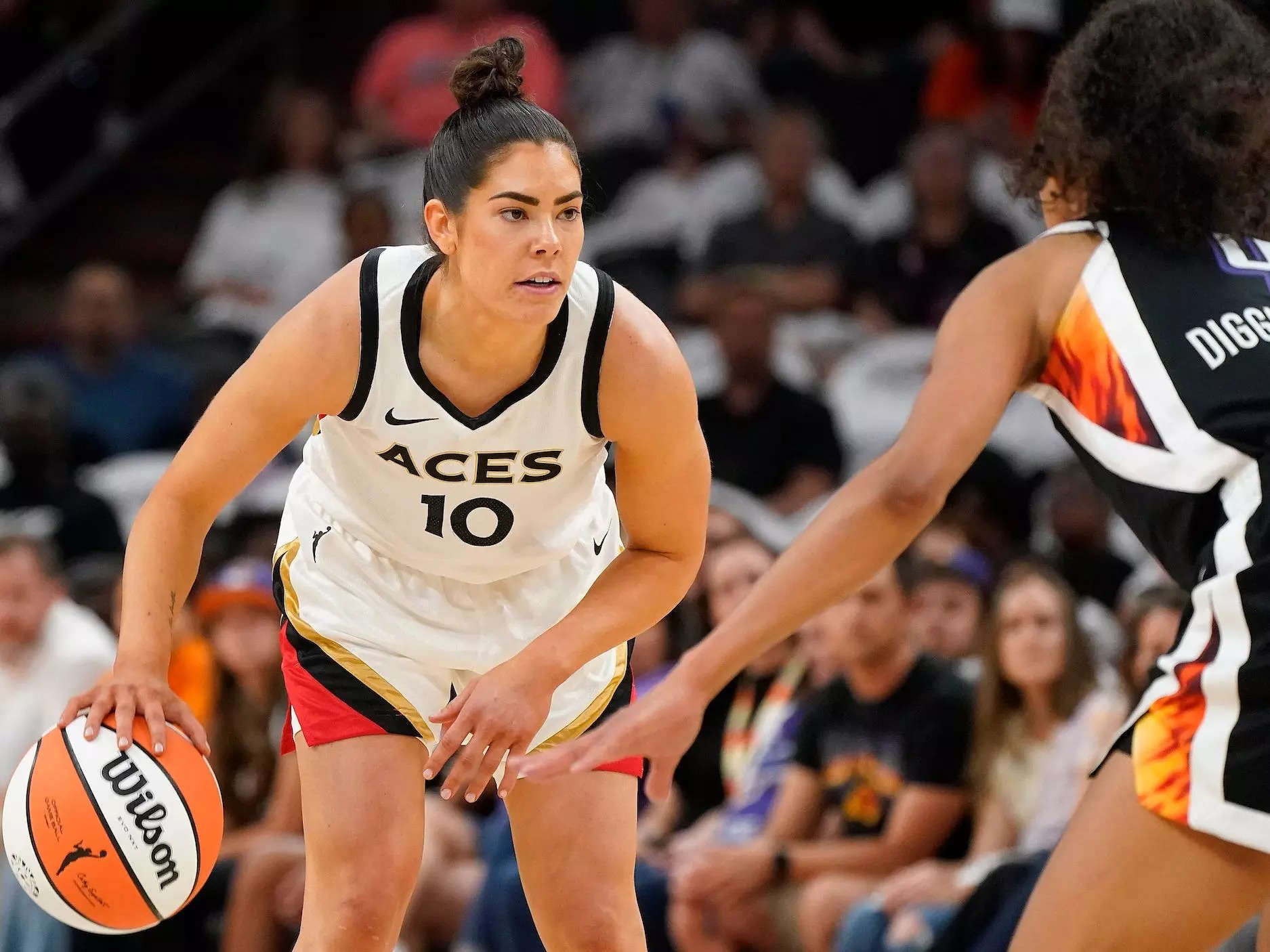 Tom Brady gifts WNBA star Kelsey Plum a signed Tampa Bay