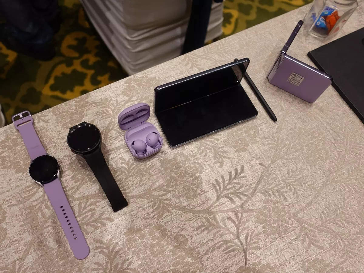 Samsung Galaxy Z Fold 4 Z Flip 4 Watch 5 Series And Buds 2 Pro Launched Check Price Specifications And Photos Business Insider India