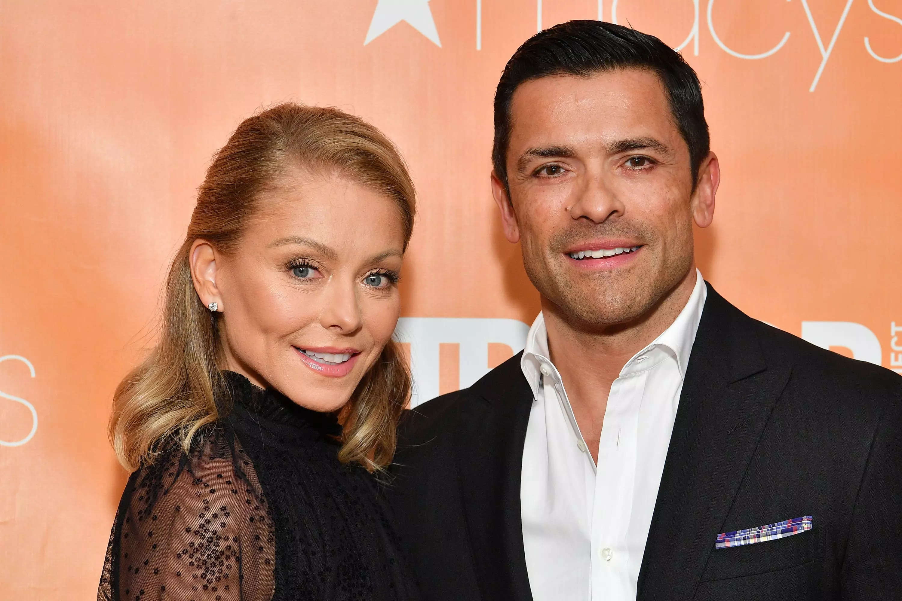 Kelly Ripa Says She Passed Out During Sex With Mark Consuelos Due To Undiagnosed Cysts And 5835