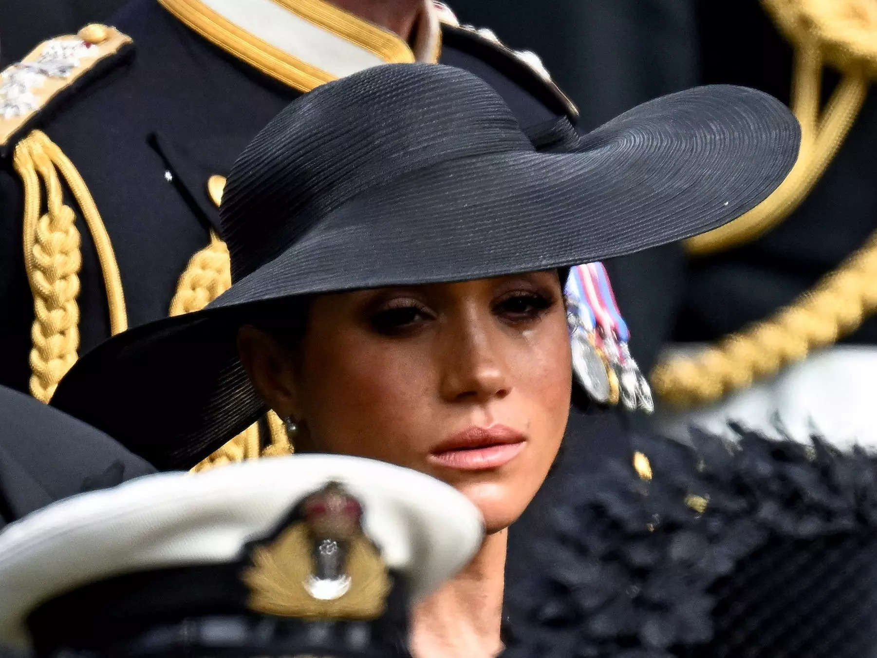 See Princess Charlotte Crying at Queen Elizabeth's Funeral - Parade