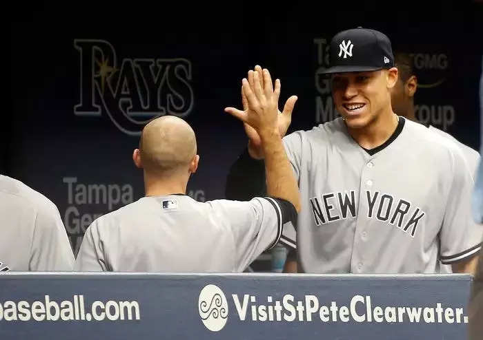 Clean-shaven Odor makes debut for Yankees against Rays