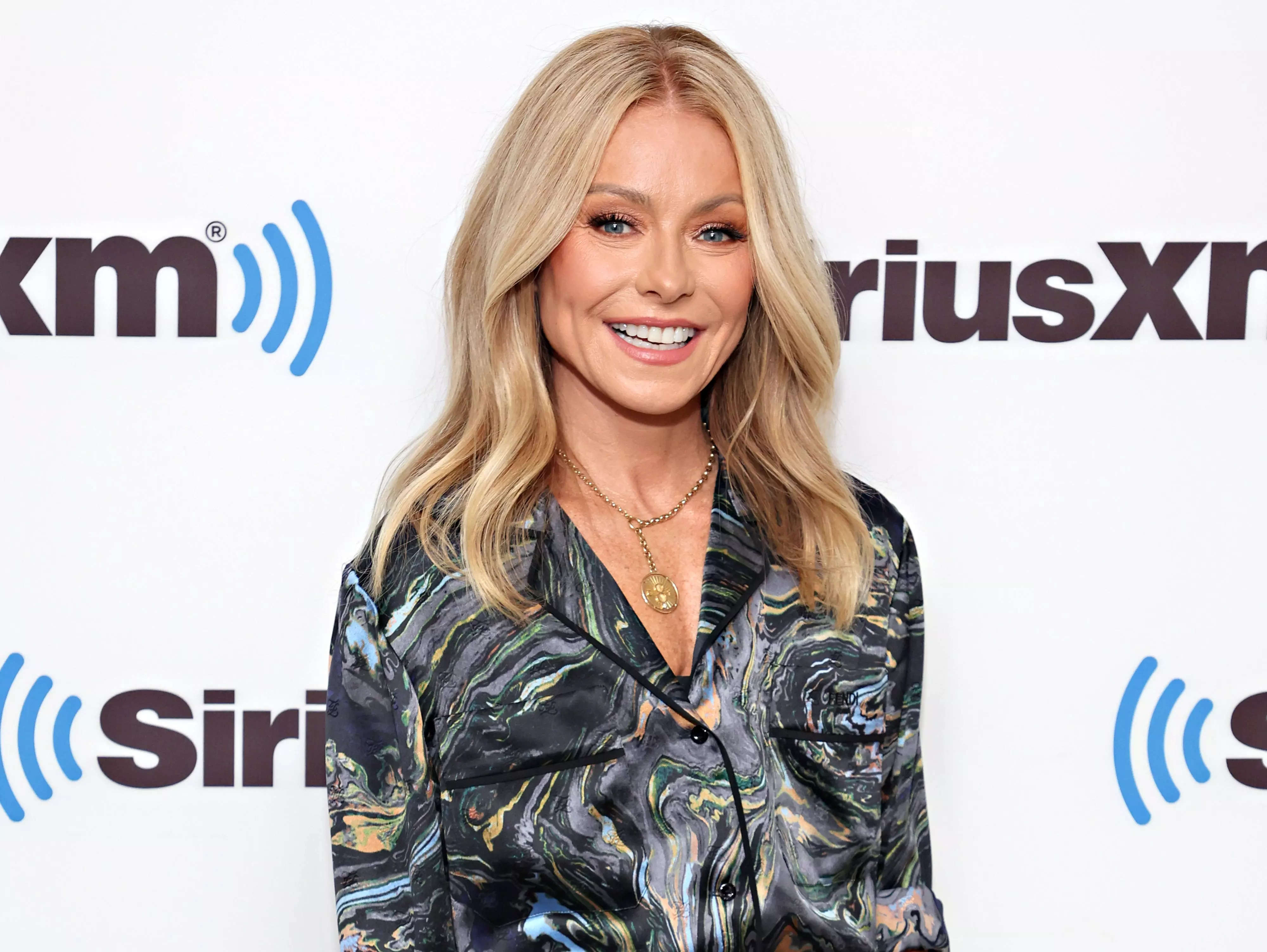 Kelly Ripa warns people not to cut their own hair at home