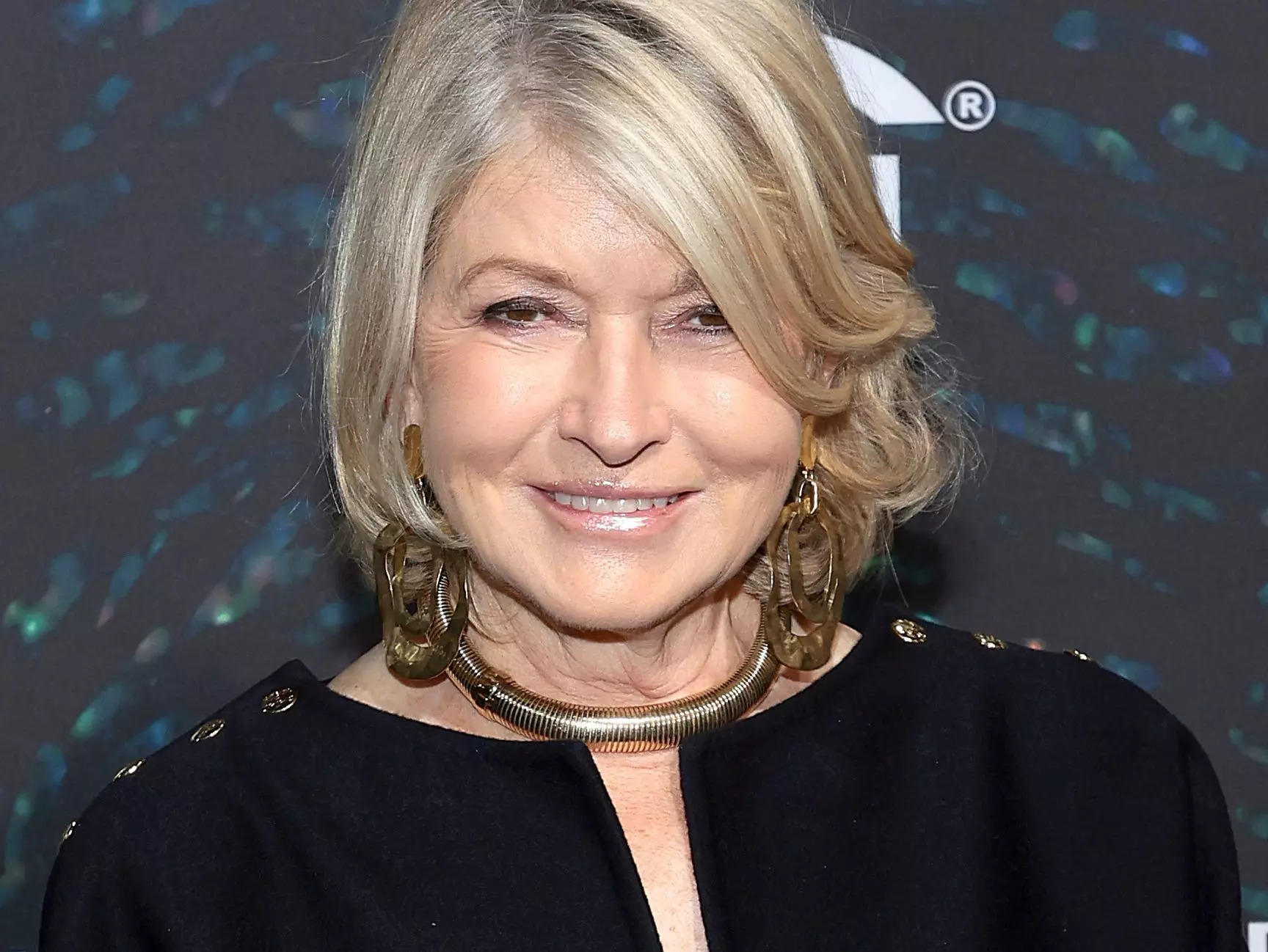 Martha Stewart Says She 'practiced' For A Recent Thirst Trap She Posted ...