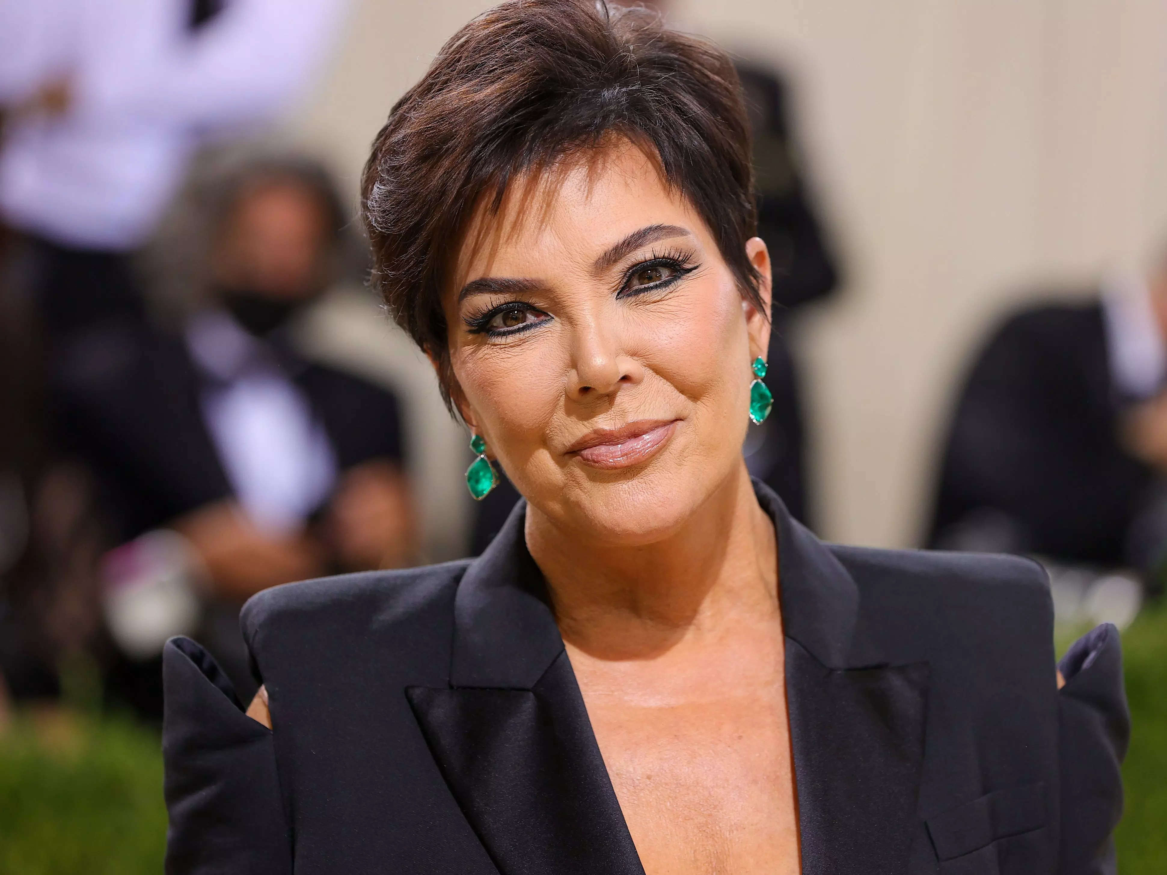 The Kardashian family dressed up as Kris Jenner's most iconic moments 