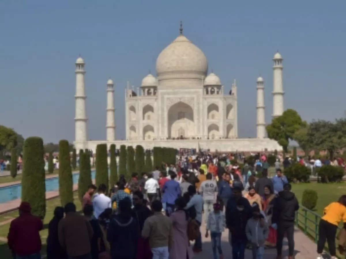 Agra tourism industry on a boom, despite pollution and war cries