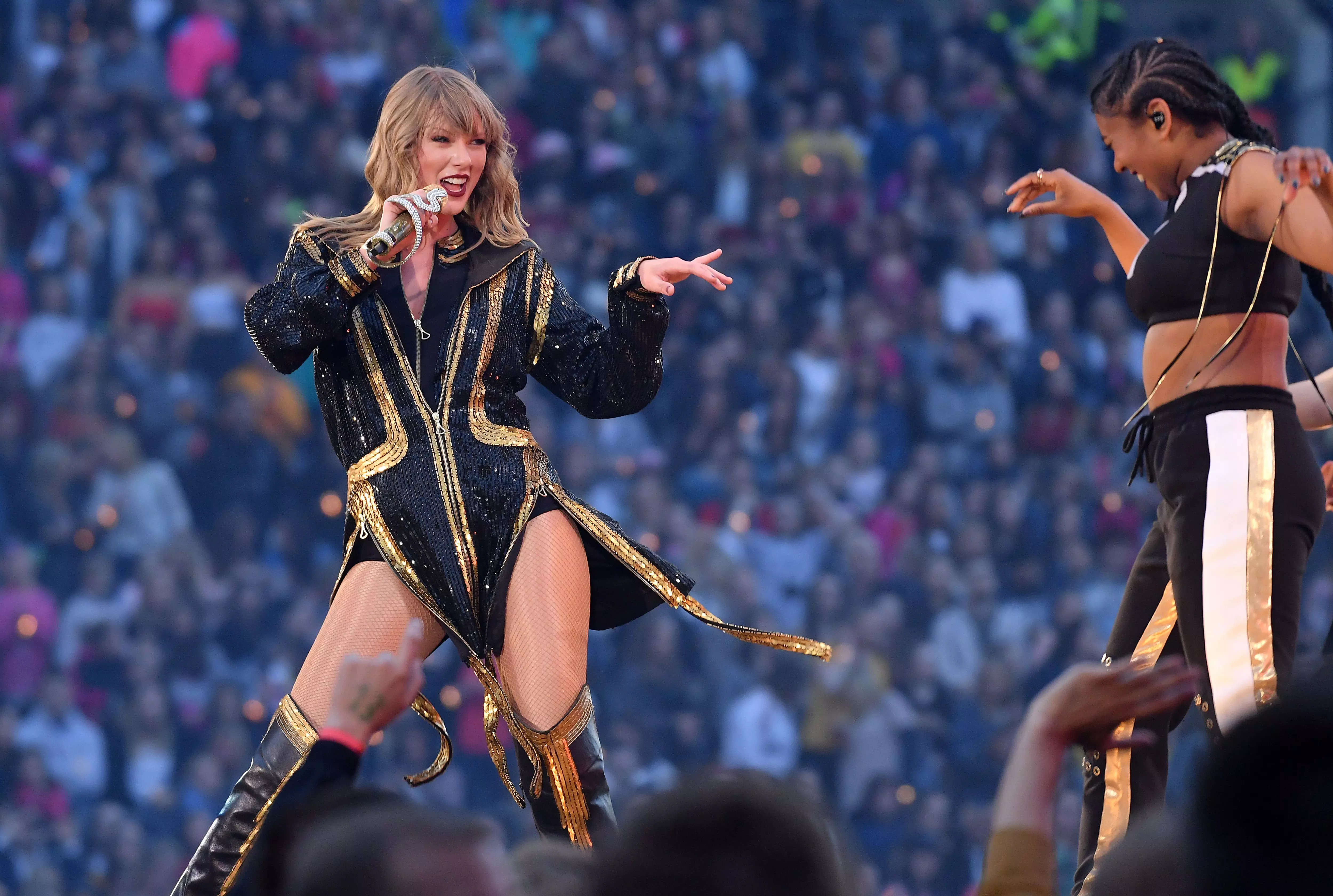 Ticketmaster Apologizes To Taylor Swift Fans After The Singer Slammed