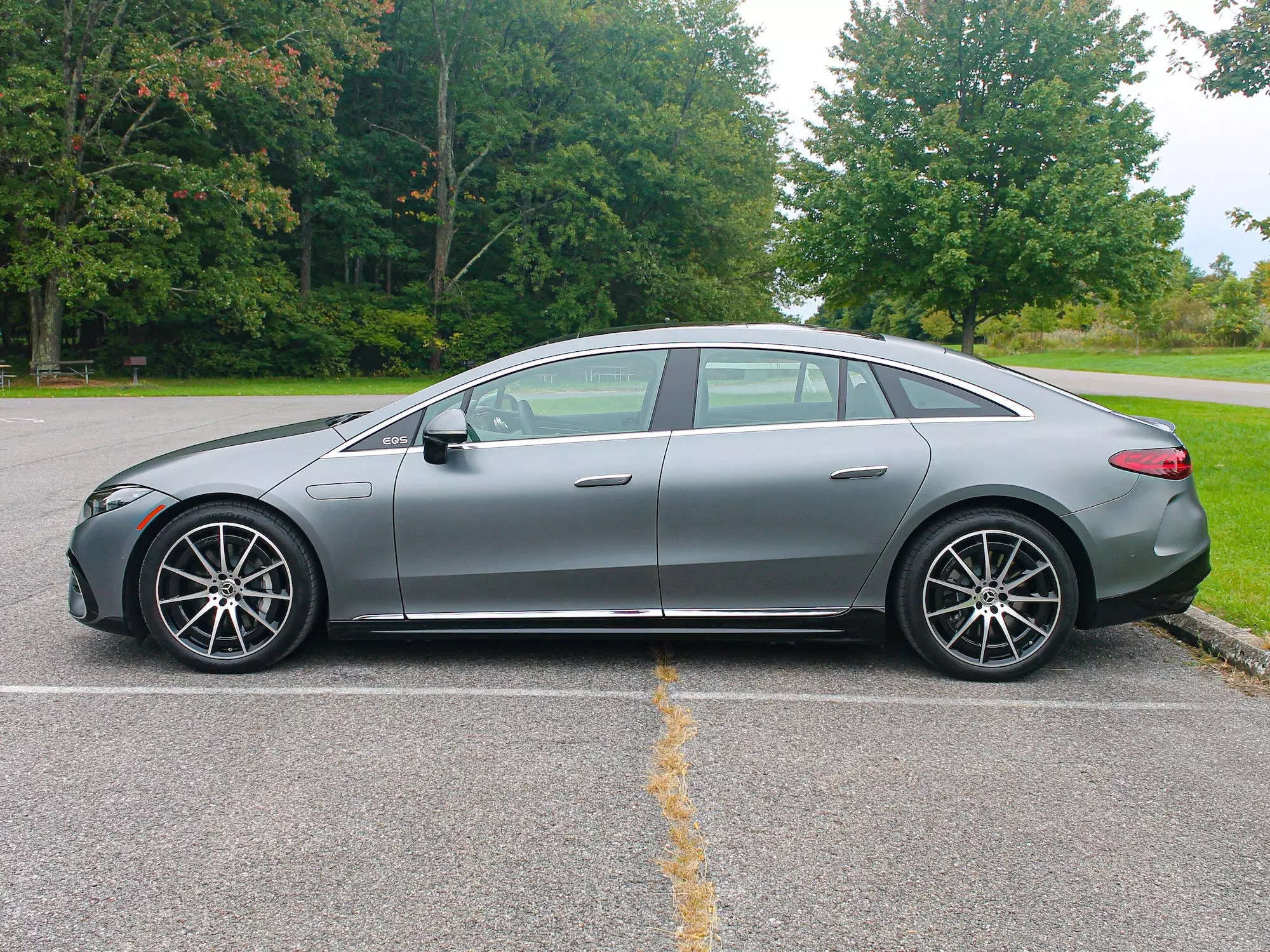 I drove Mercedes-Benz's $141,000 Tesla rival. I loved its luxurious  interior and extra-long range, but it's not perfect.