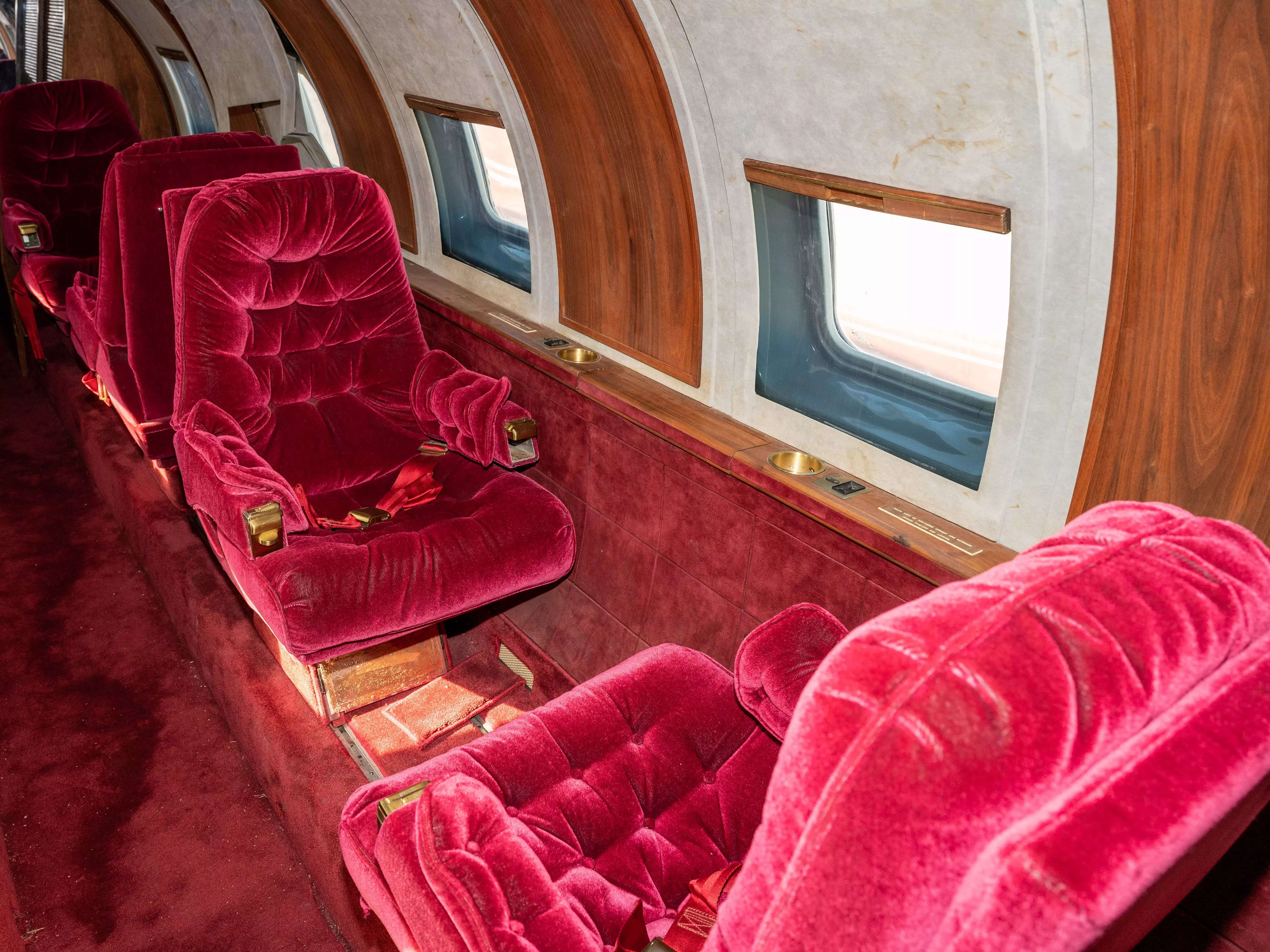 Take a look inside Elvis Presley's 1962 Lockheed 1329 JetStar private ...