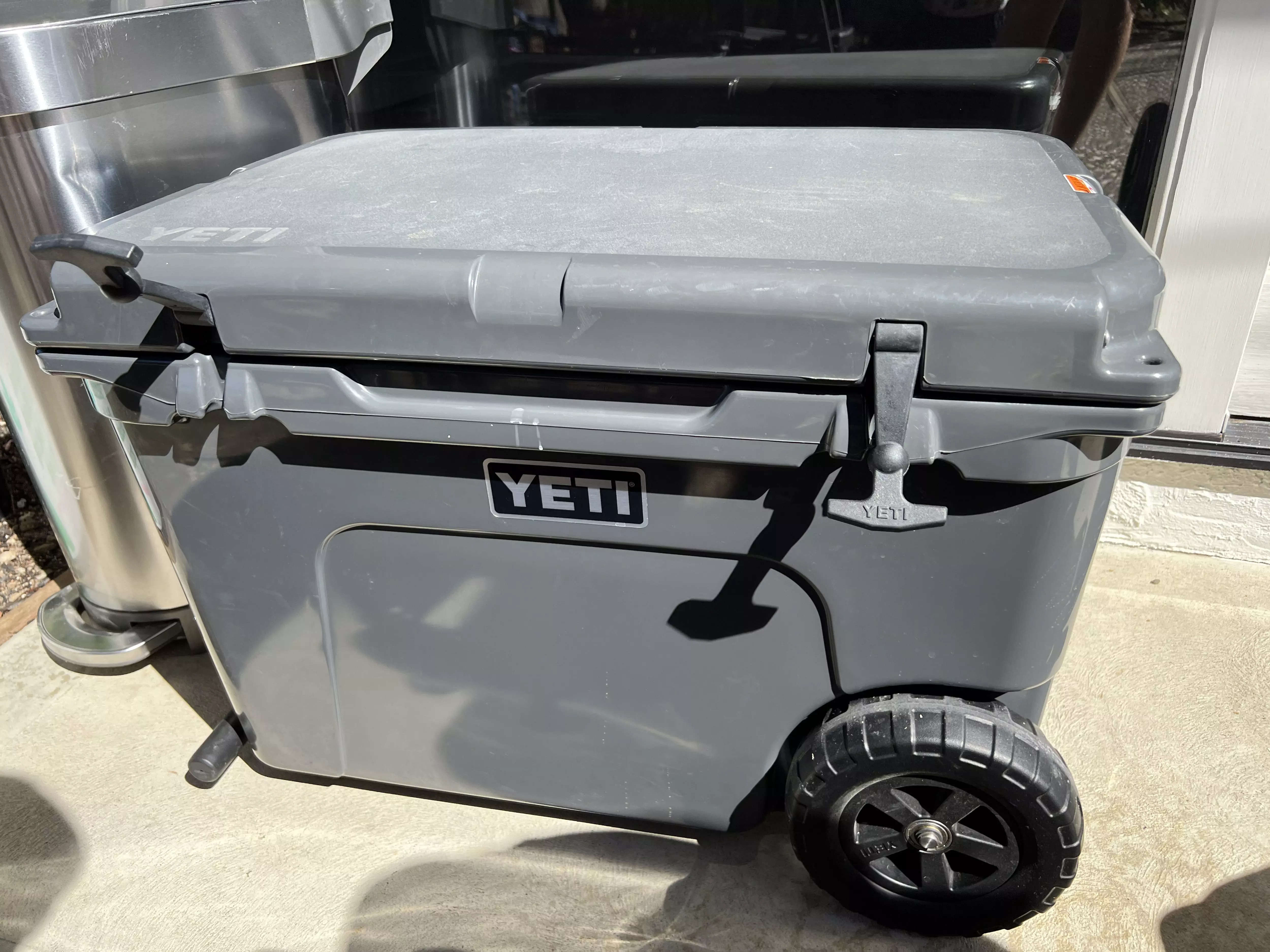 YETI Cooler SCAM Stores