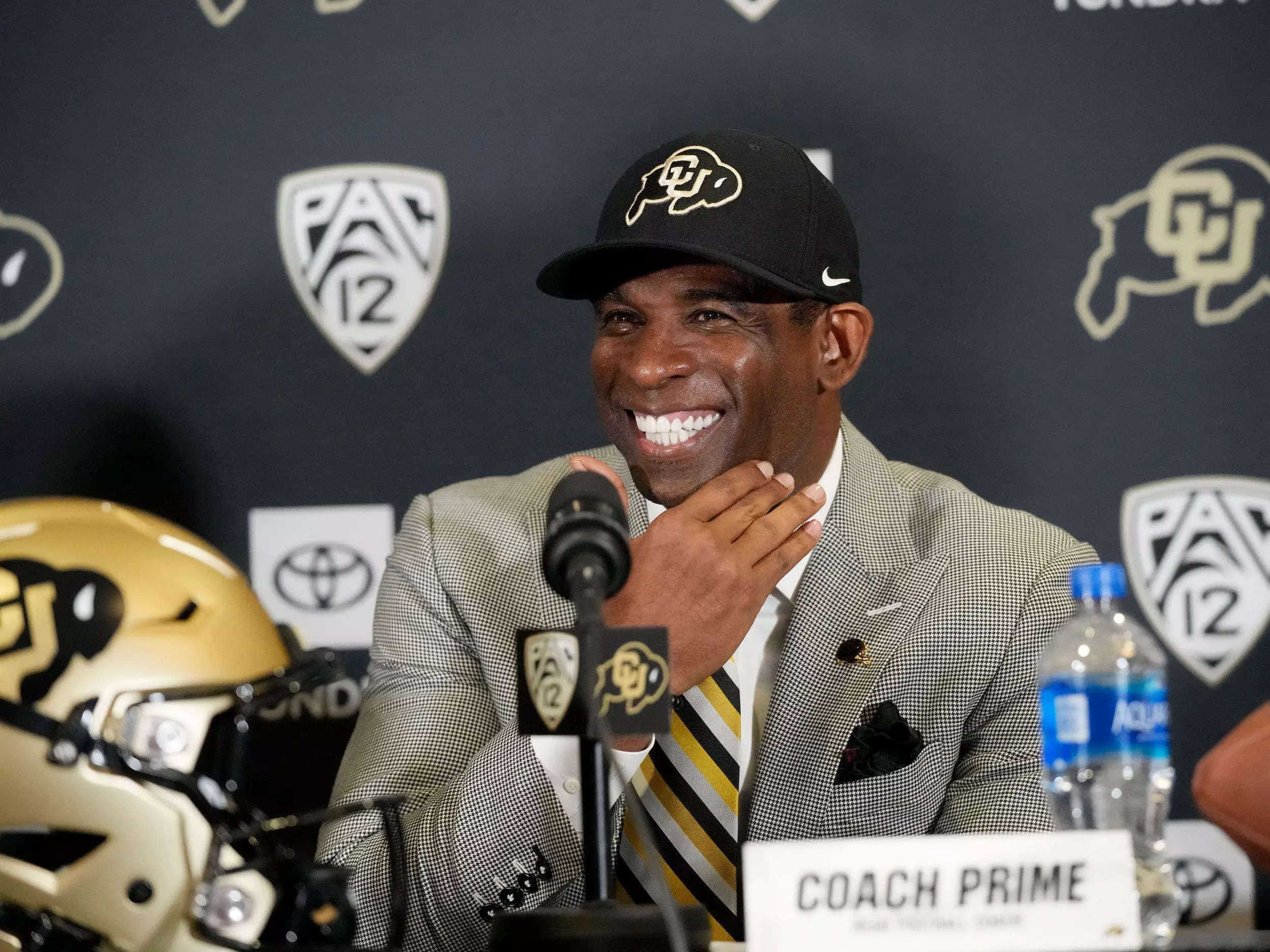 Deion Sanders pays tribute to his high school football coach