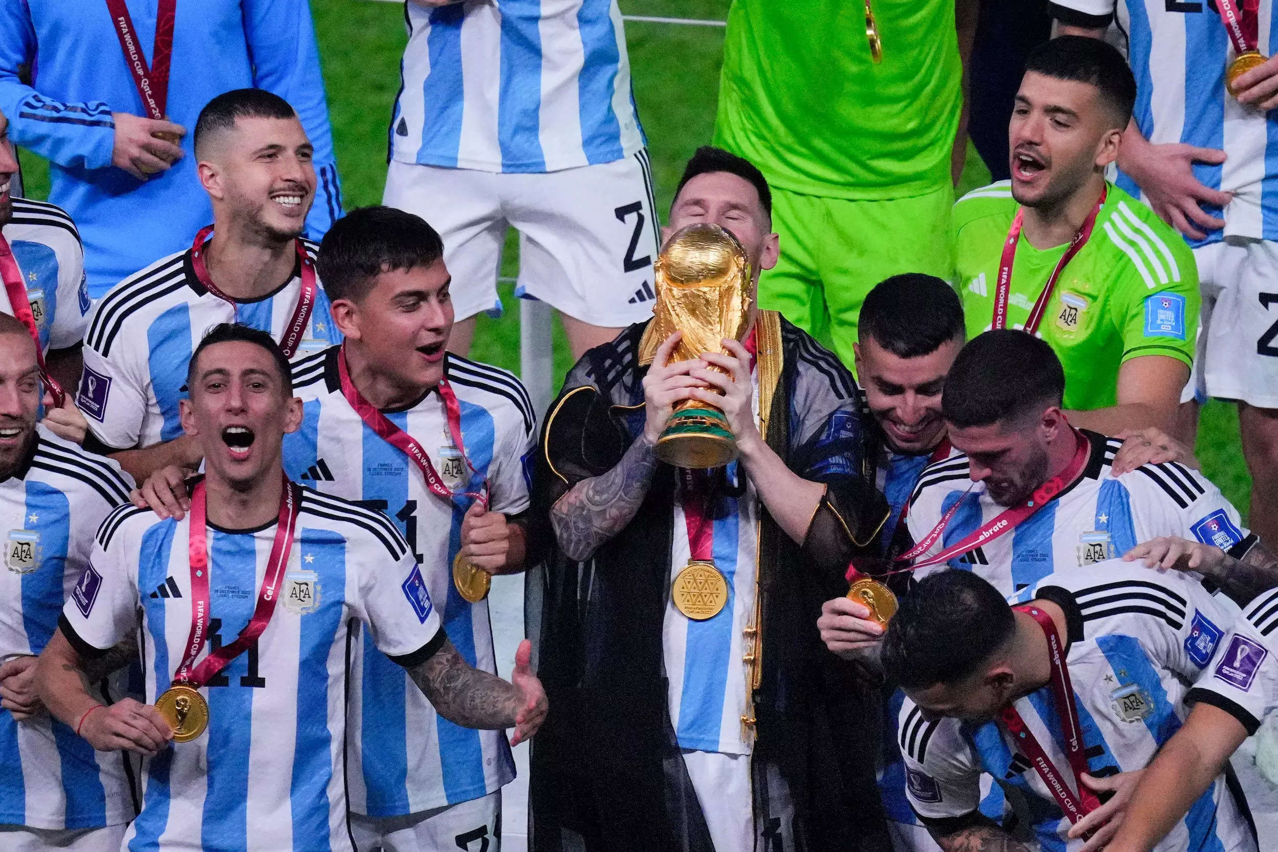 Fans spot Lionel Messi wore different shirt immediately after lifting World  Cup following Argentina's win over France