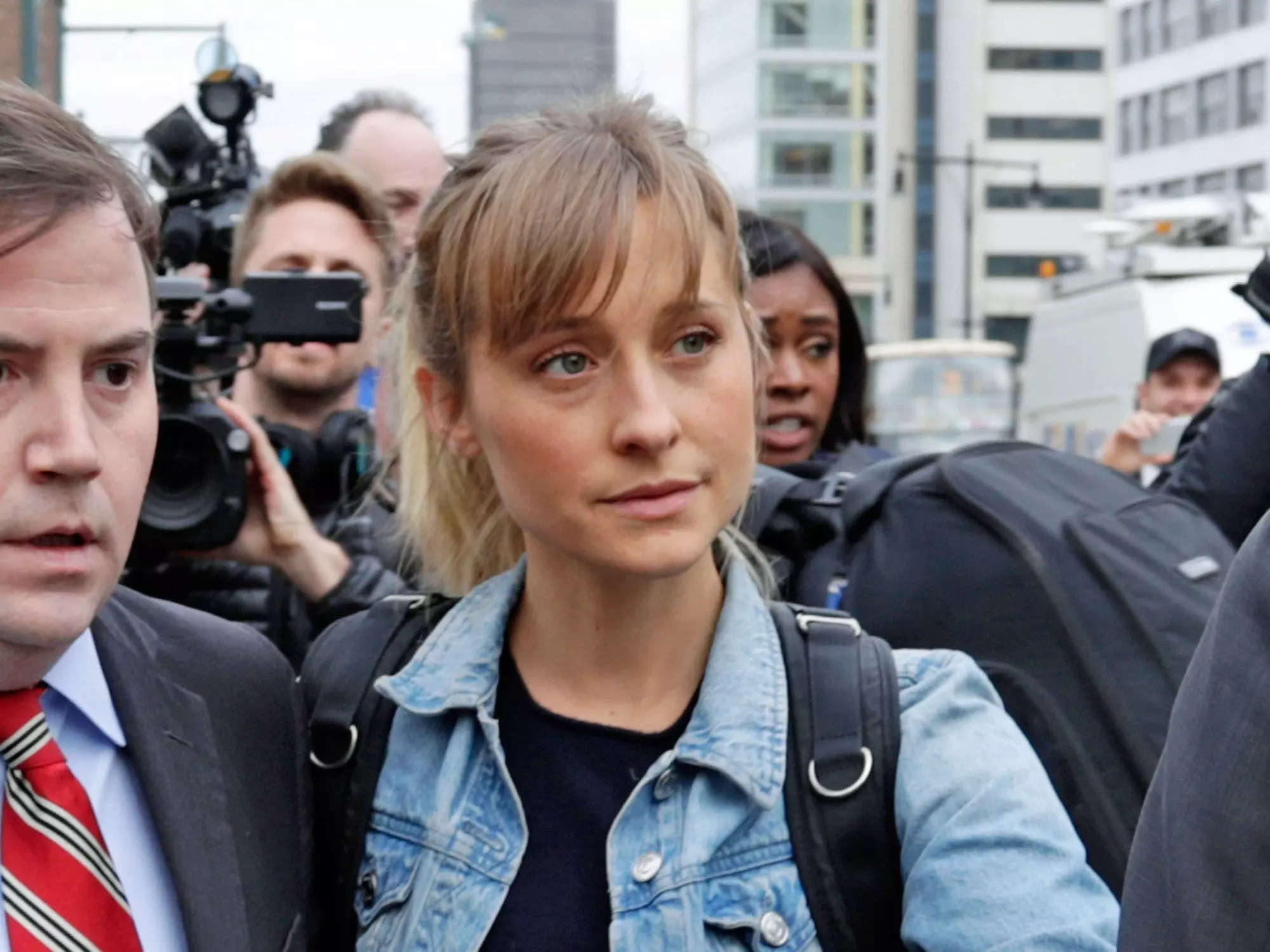 Smallville Actor Allison Mack Said She Joined The Sex Cult Nxivm To Become A Great Actress