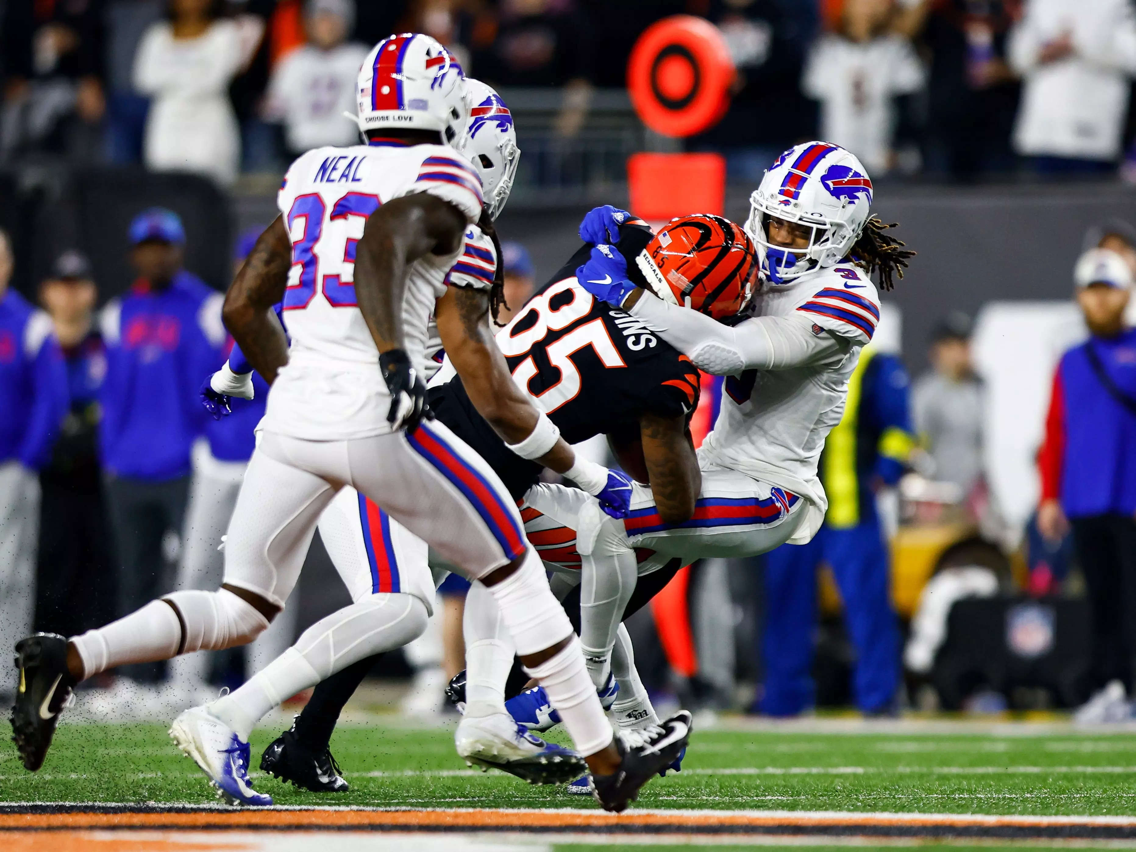 Bills' Damar Hamlin in critical condition after cardiac arrest on field;  game postponed