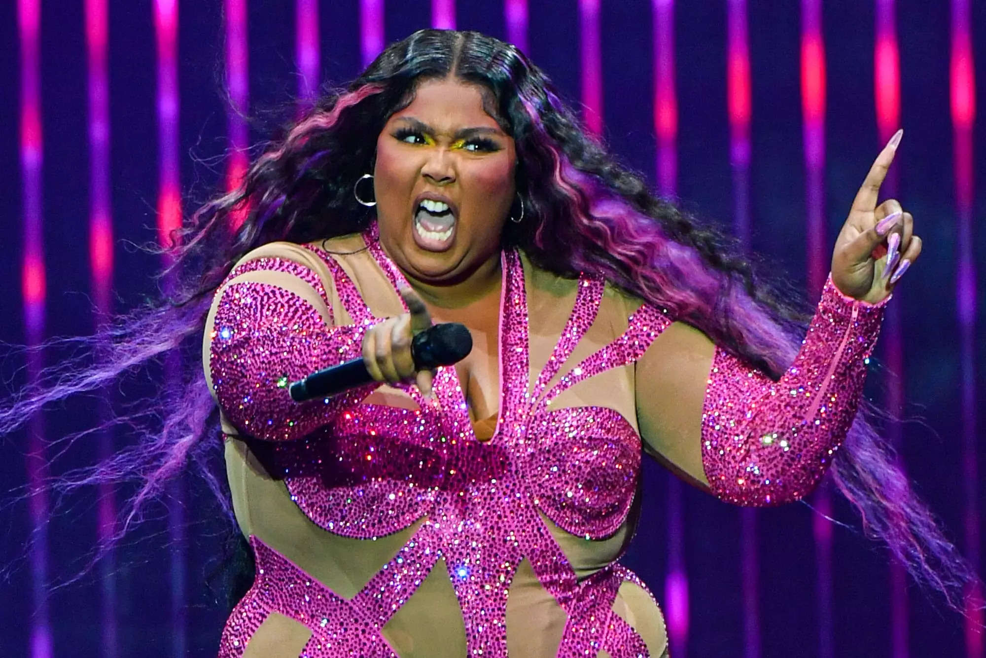 LO DOWN: #Lizzo is reportedly no longer in the mix to perform at