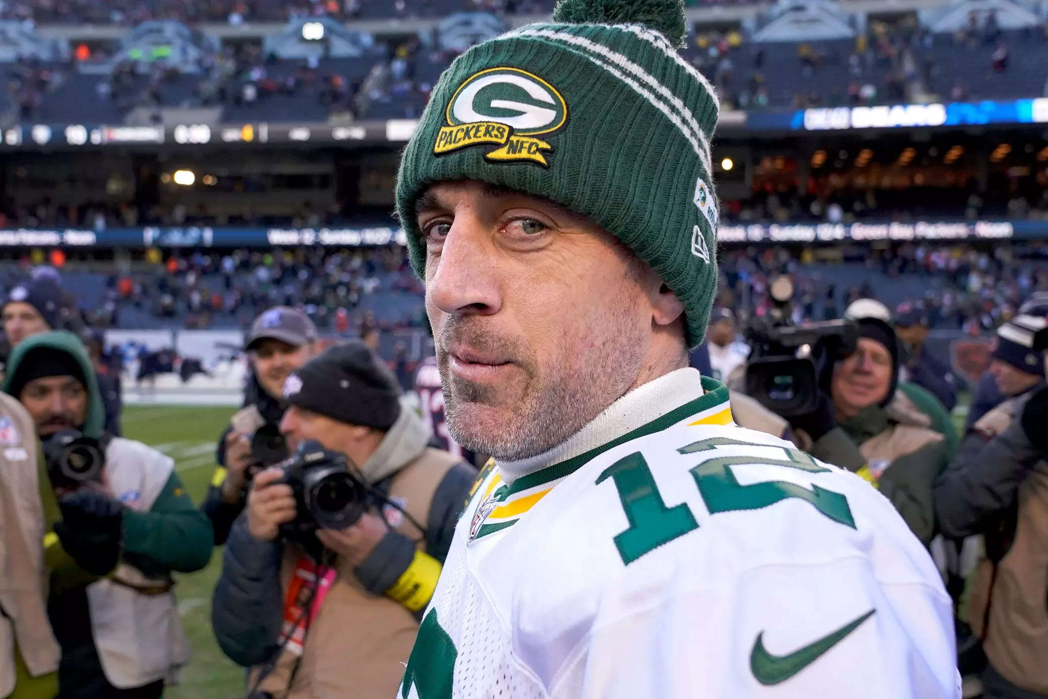 Aaron Rodgers Spent 4 Days Isolated In Complete Darkness To 'figure Out ...