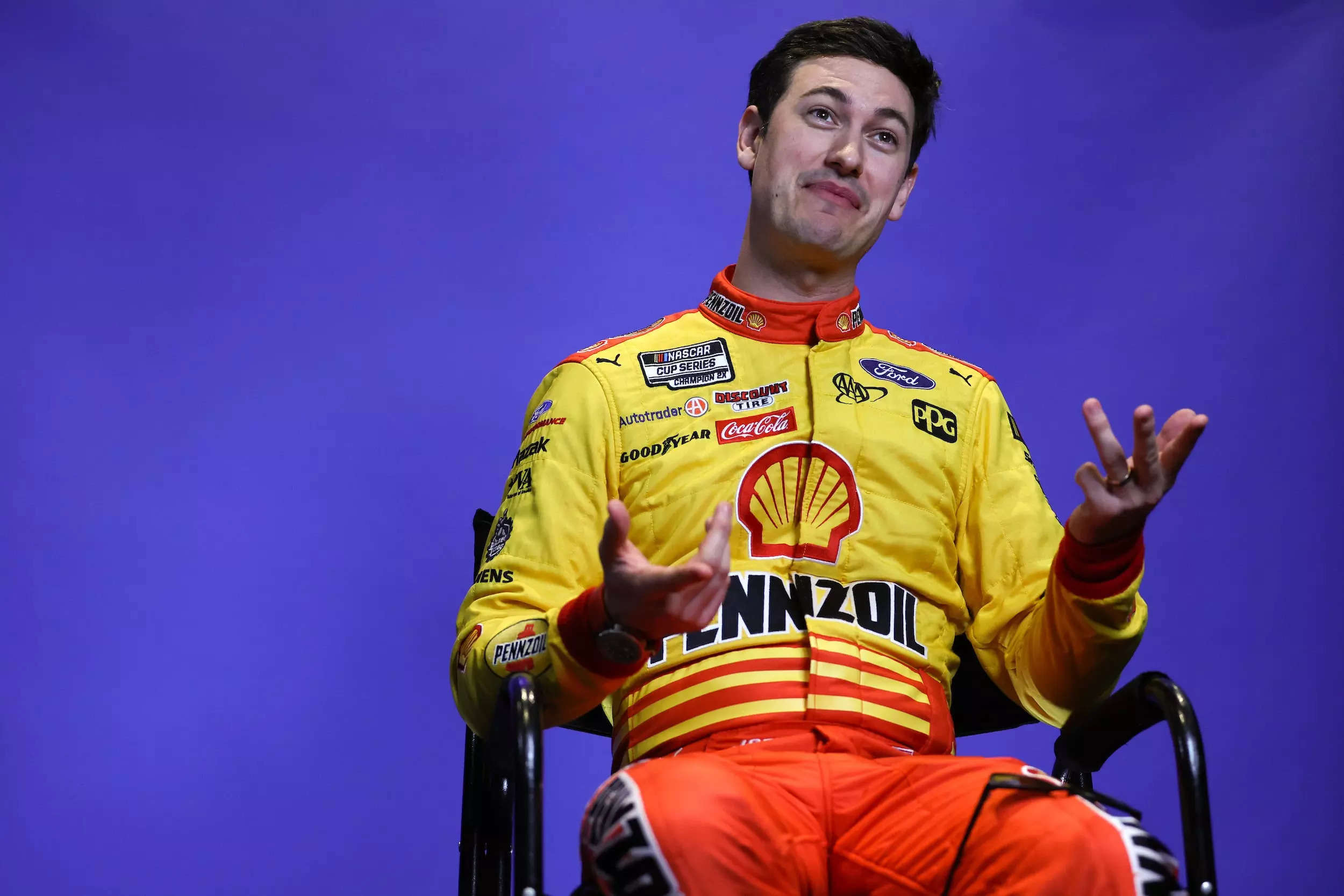 nascar-champ-joey-logano-gets-car-sick-in-street-cars-if-somebody-else