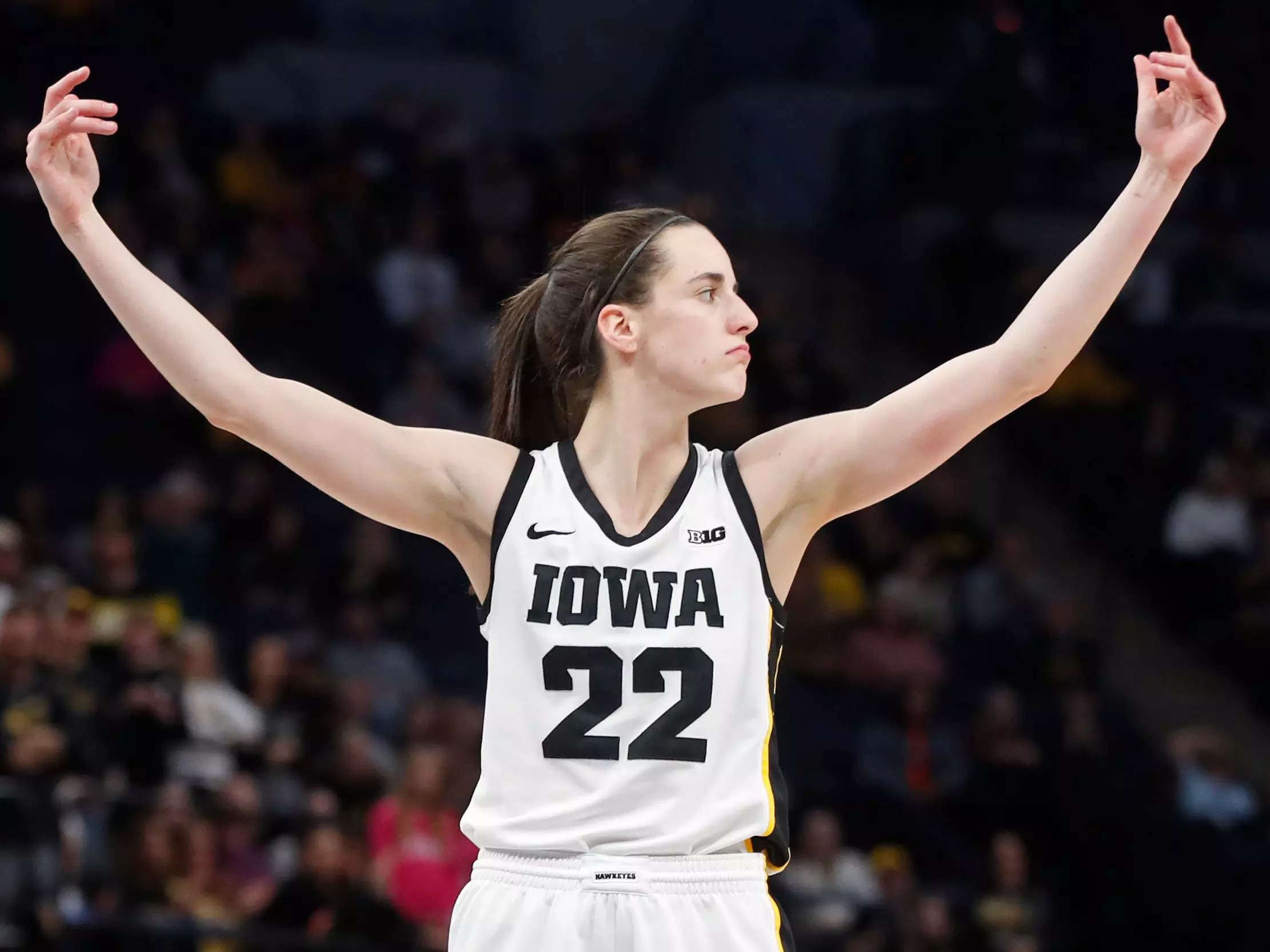 Caitlin Clark Leads Iowa to the Final Four, While L.S.U. Gets Past Its Cold  Shooting - The New York Times