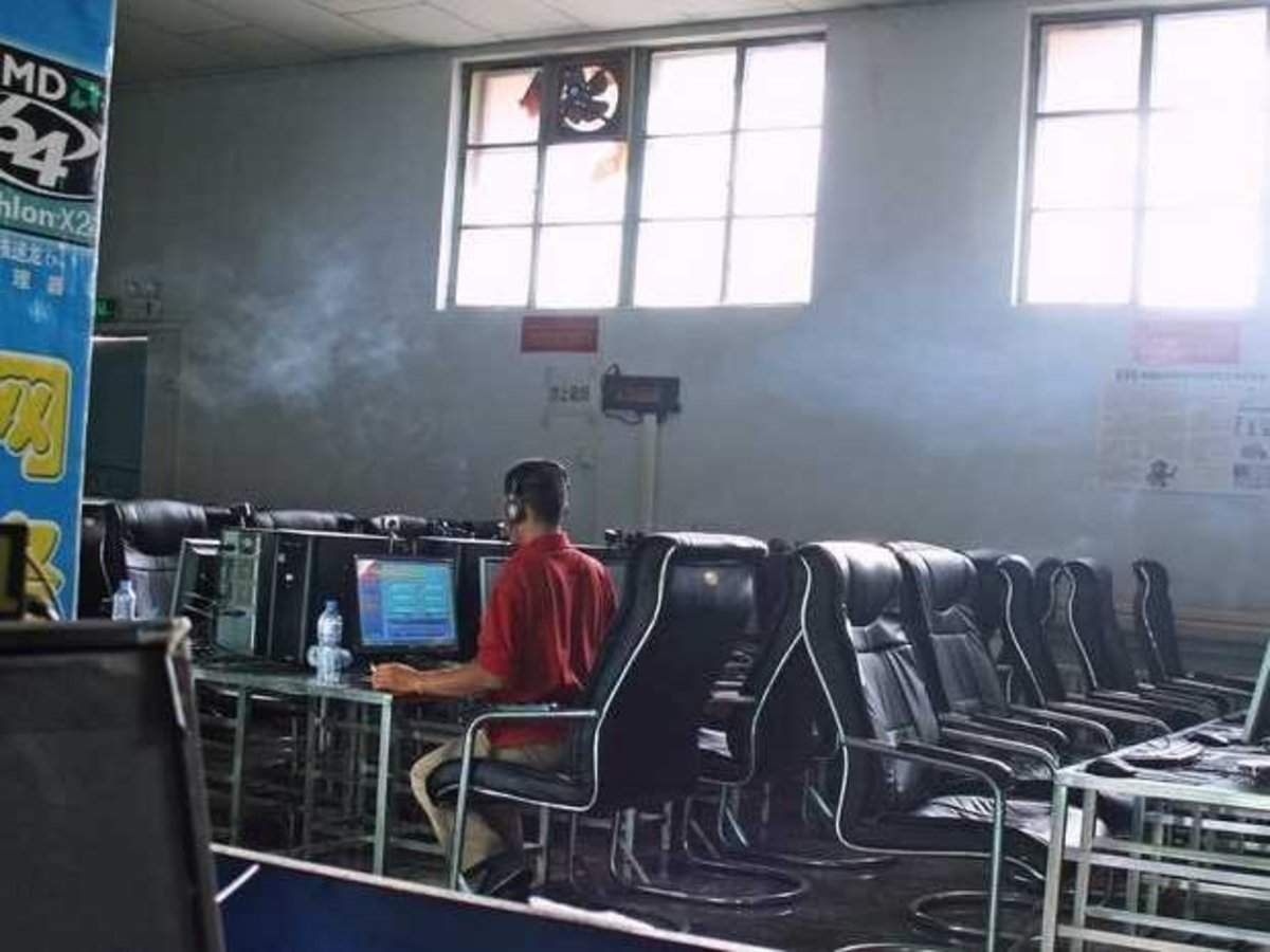 Chinese Gamer Has Spent The Past 6 Years In An Internet Cafe Business Insider India