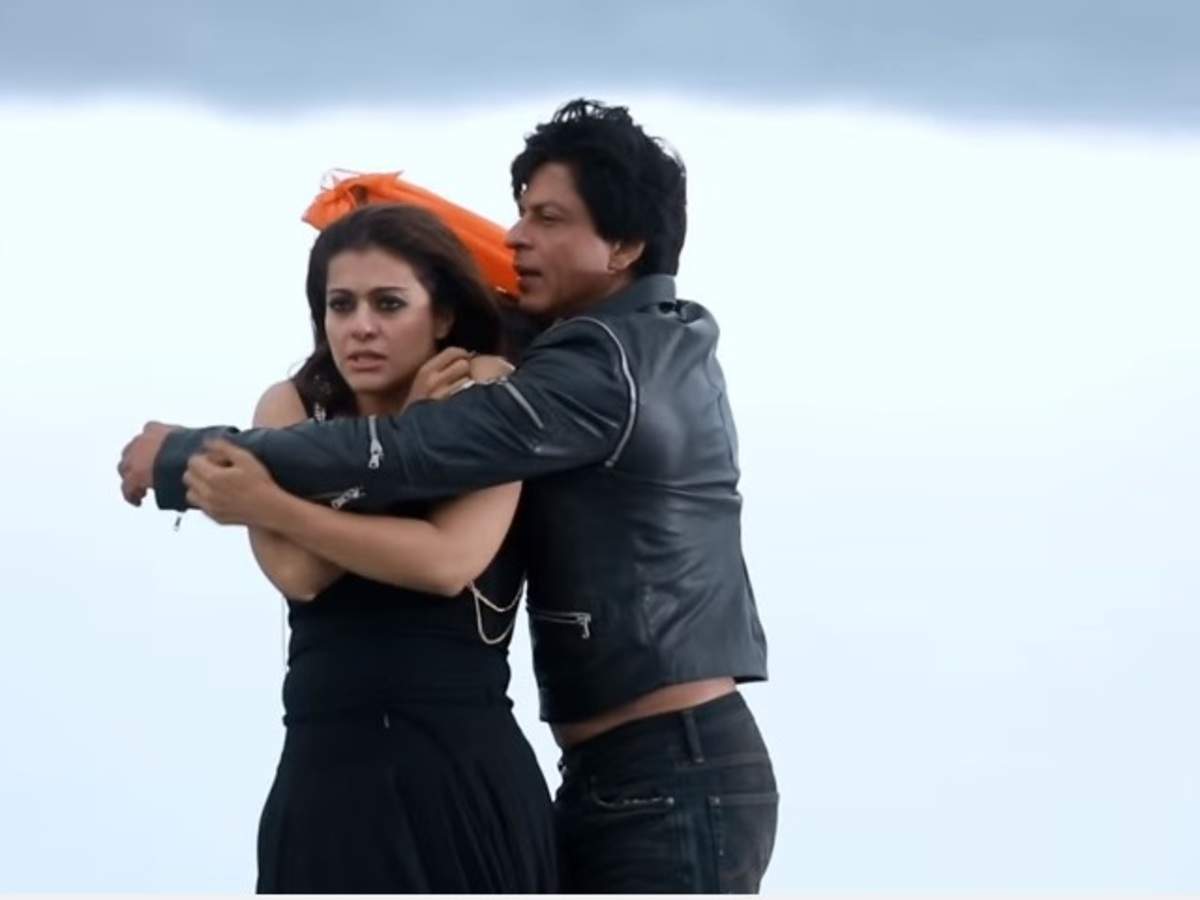 This Video Of How Shah Rukh And Kajol Shot For The Song Gerua Amid Chilly Winds In Iceland Is Literally Spine Chilling Business Insider India For the release of gerua, kajol went the retro way and wore a. shah rukh and kajol shot