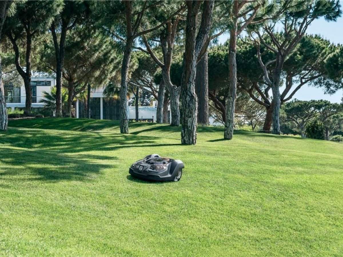 Lawn roomba discount