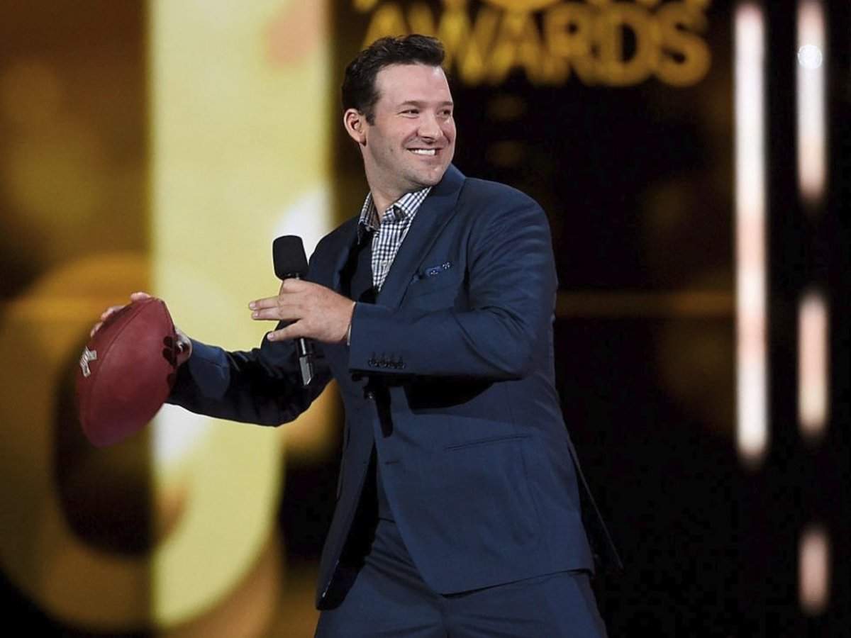 The latest on Dallas Cowboys QB Tony Romo's plans to retire from NFL and  join CBS as analyst