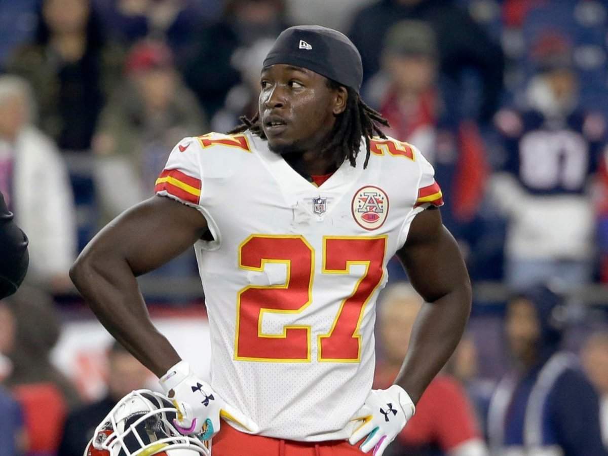 Kareem Hunt: Video shows Chiefs running back shoving, kicking woman