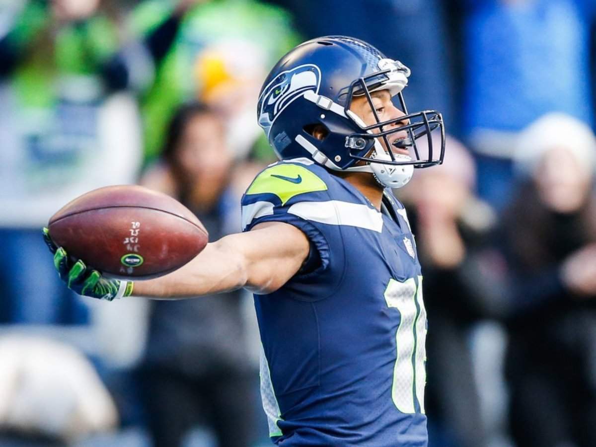 Tyler Lockett player props odds, tips and betting trends for the Wild Card  Playoff Round