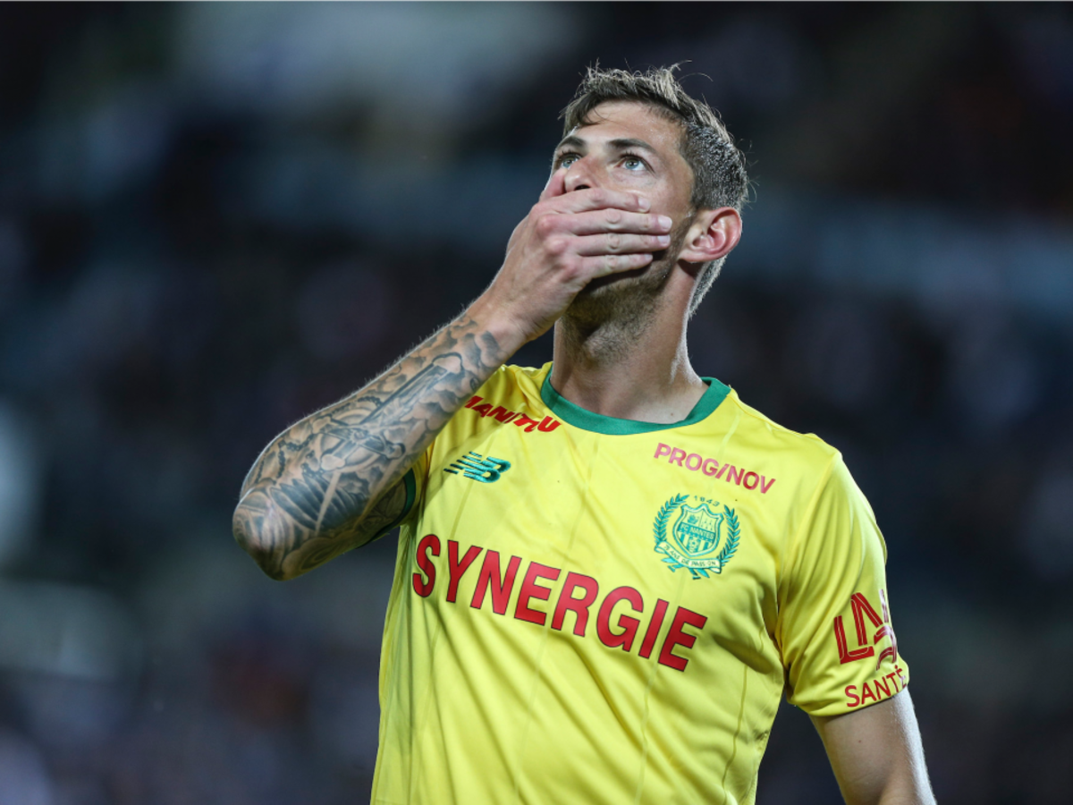 Cardiff City placed under transfer embargo over Emiliano Sala fee