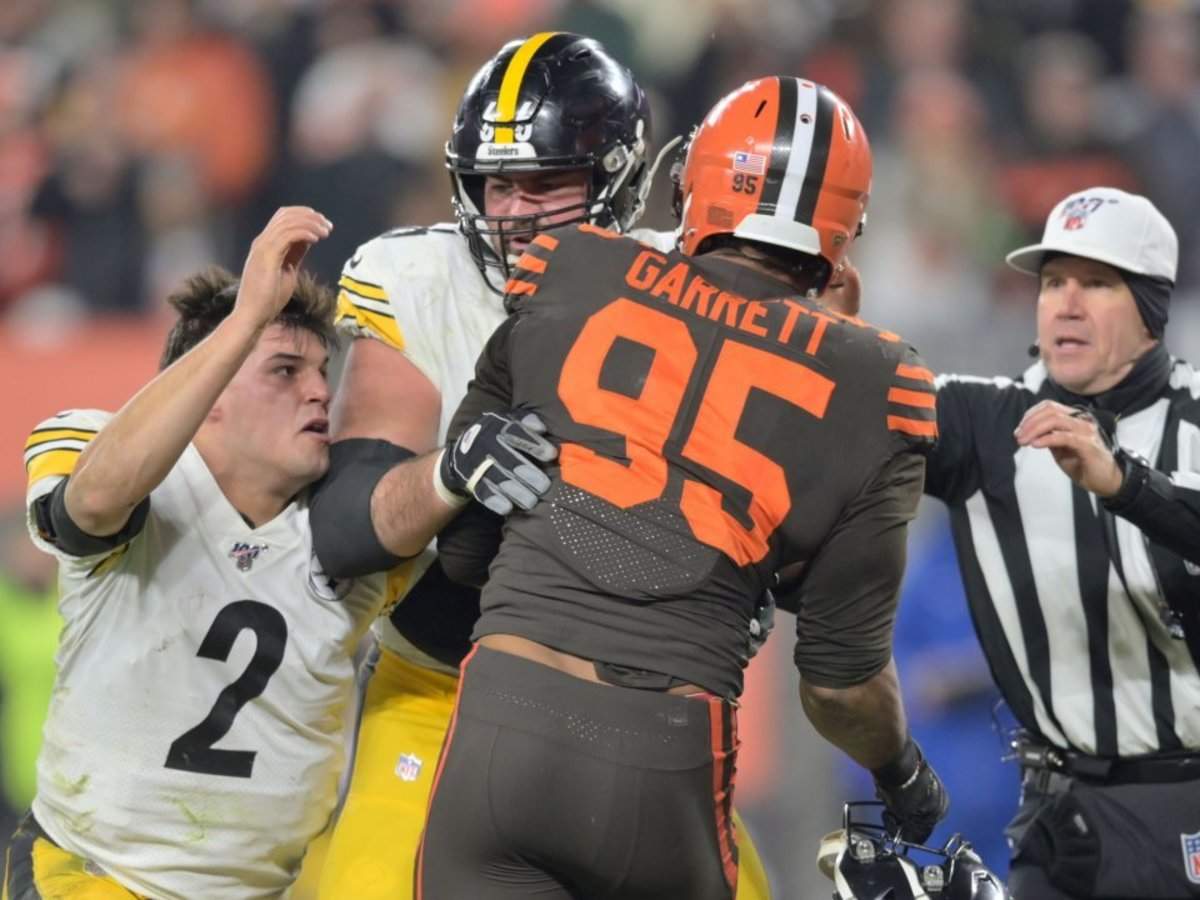 Steelers lineman David DeCastro praised as peacemaker for his role in  'Thursday Night Football' brawl, including from Myles Garrett