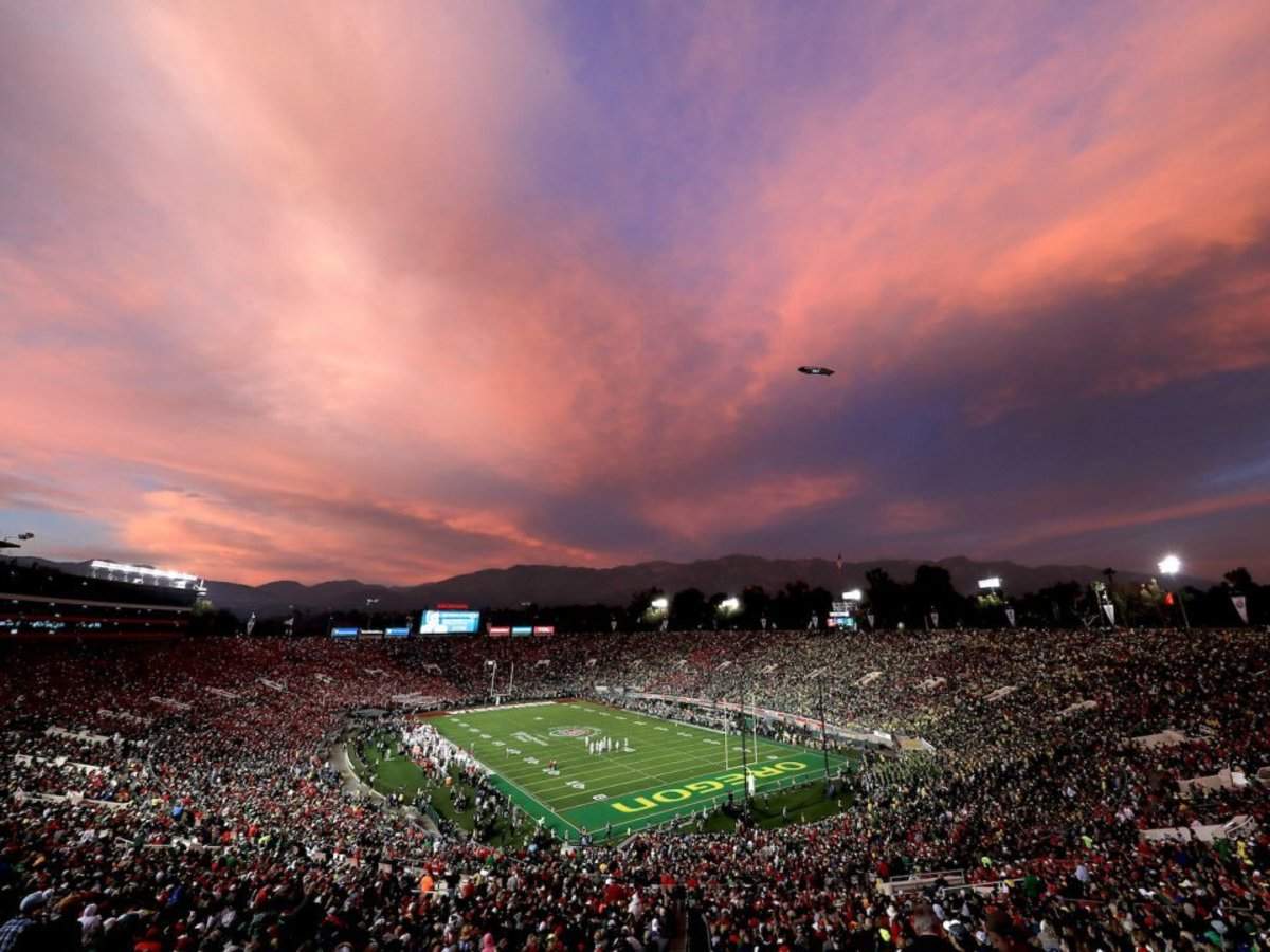30 beautiful photos from this year's Rose Bowl that show why it is