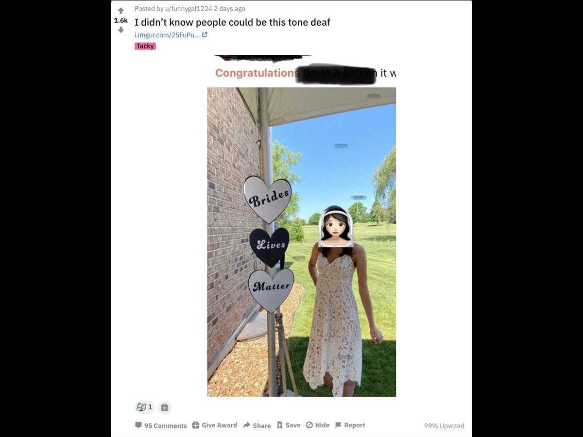 Wedding Shaming Reddit Calls Out A Woman Standing Next To A Tone Deaf Brides Lives Matter Sign Business Insider India - laid back earbuds roblox