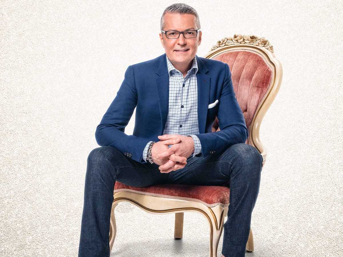 say yes to the dress star randy fenoli shared the 2 mistakes that can derail a wedding dress appointment business insider india