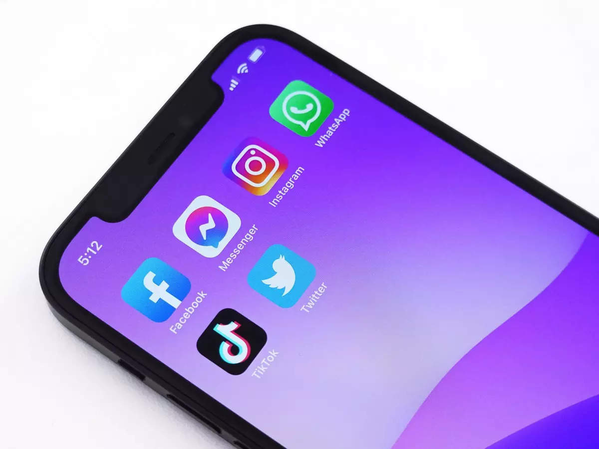 Facebook, Instagram and Whatsapp reportedly down for thousands of