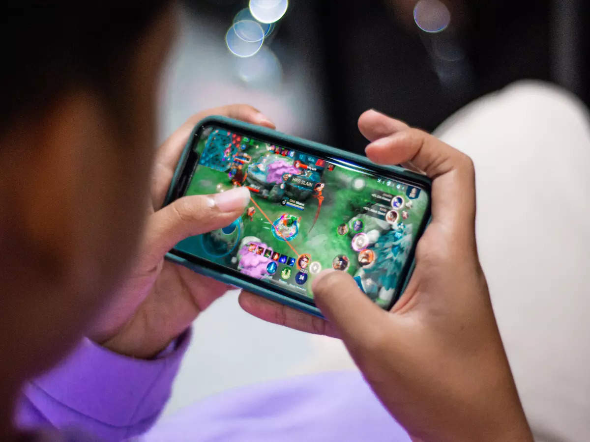 How to live stream games using a mobile phone