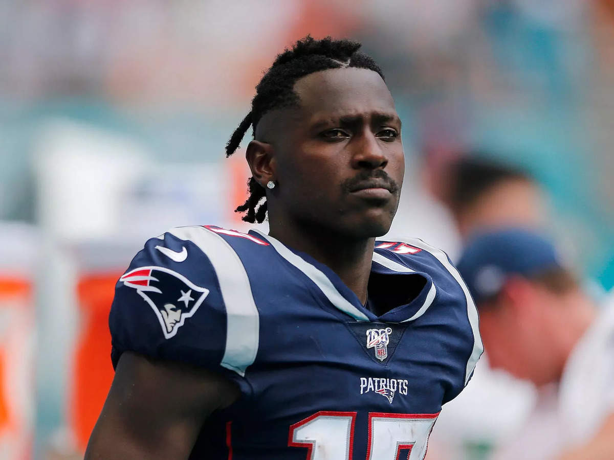 Are Antonio Brown and Gisele Bundchen together? Former Bucs WR addresses  beef with Tom Brady after QB's divorce with wife