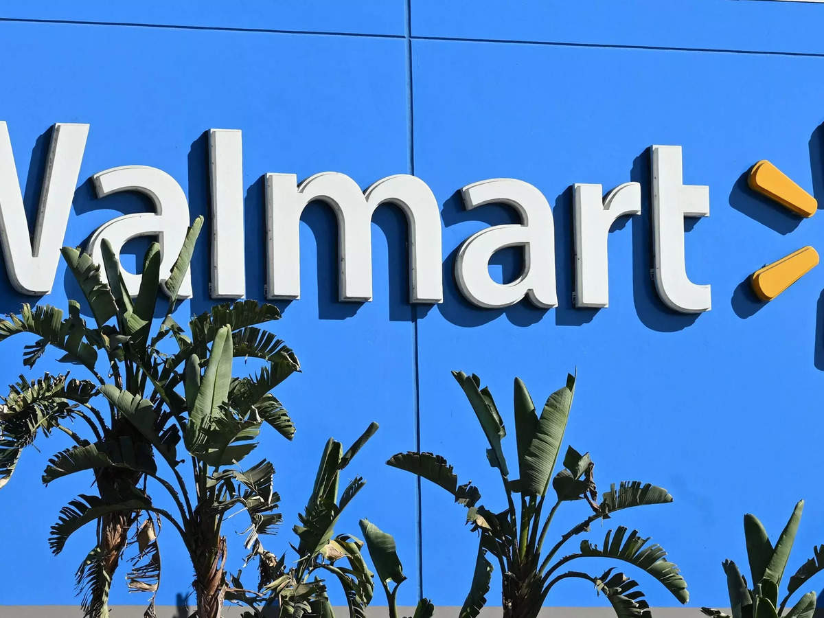 Walmart announces Everett store on Highway 99 will close on April