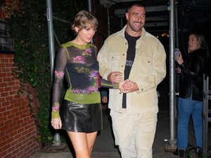 Taylor Swift seemingly wore her date-night miniskirt backward, as she  should