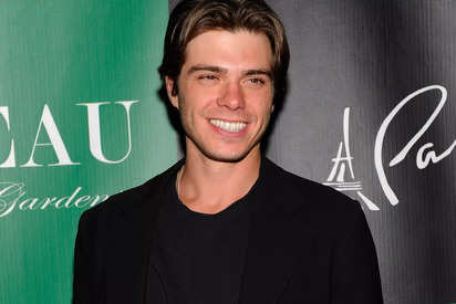 Matthew Lawrence claims agency fired him after he refused to pose nude for  Oscar-winning director who promised Marvel role