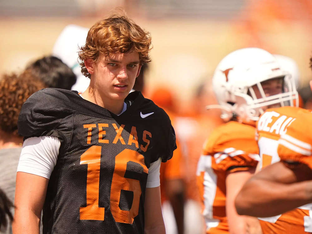 VIDEO: Evan McPherson Stays Out on Field at Halftime to Watch Dr. Dre