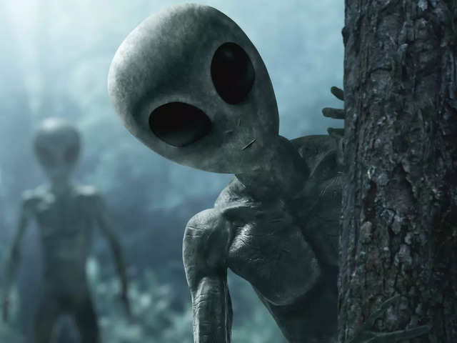 
Harvard scientists claim that 4 categories of aliens are living hidden among us!
