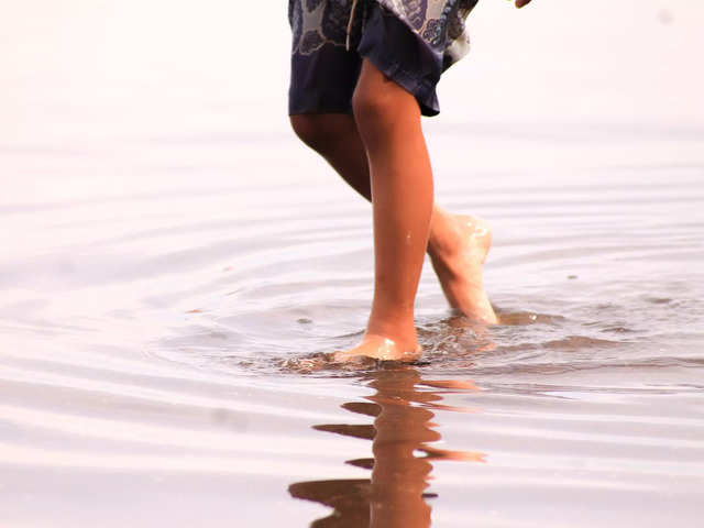 
Scientists say Olympic athlete Sha’Carri Richardson could technically "walk" on water
