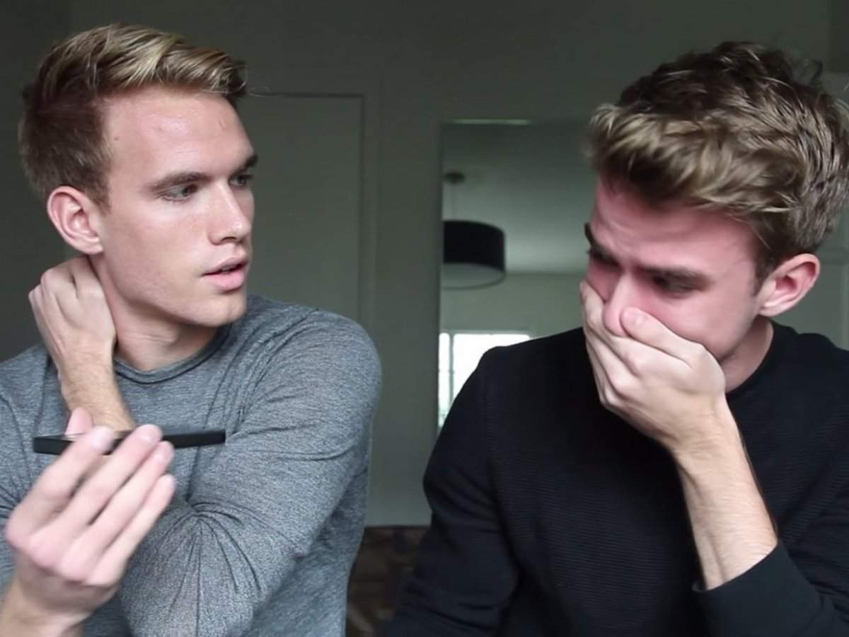 Twin YouTube Stars Come Out As Gay To Their Dad In Emotional Viral Video |  Business Insider India