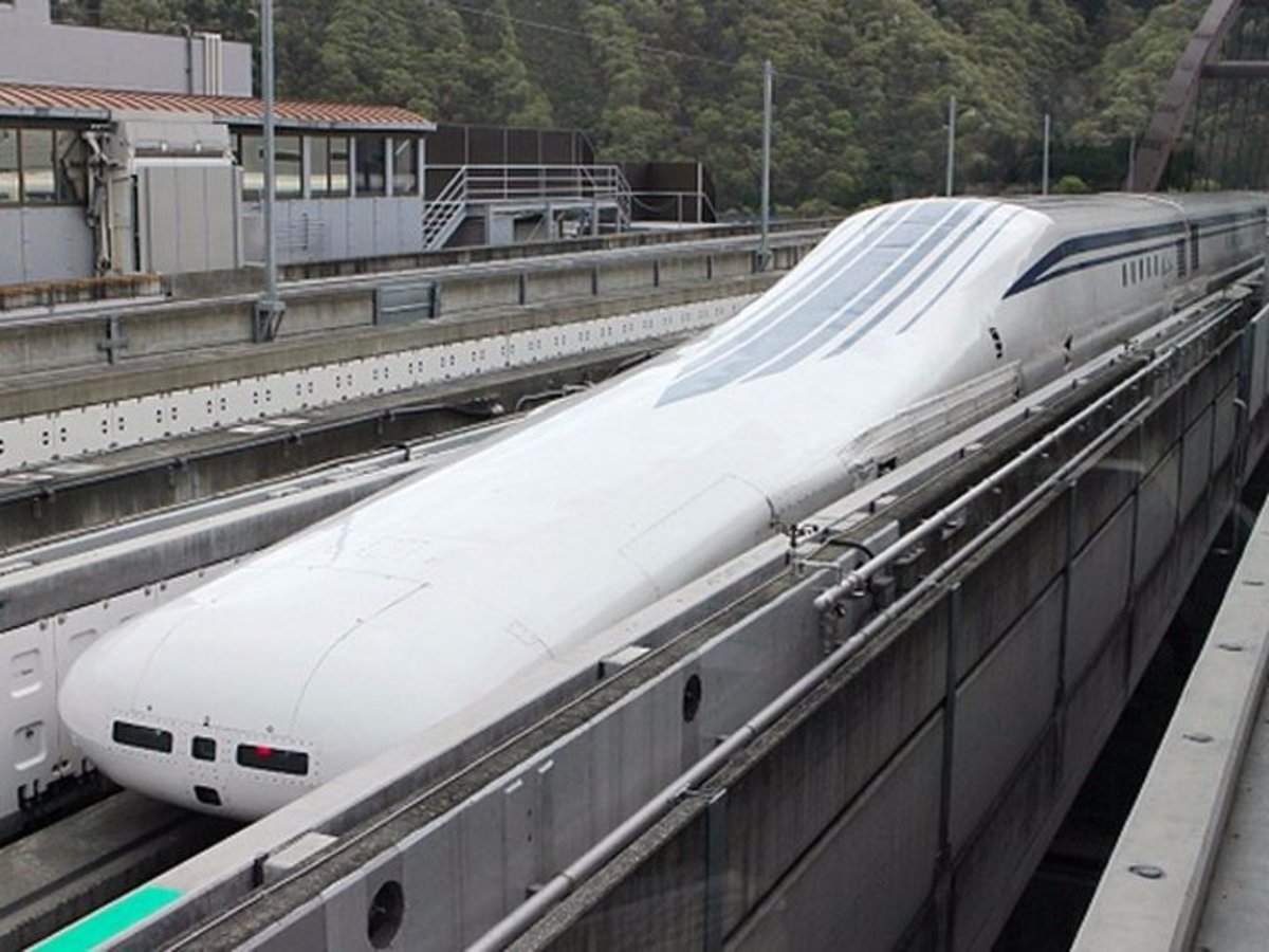 Japanese train sets world speed record at over 373 miles per hour |  Business Insider India