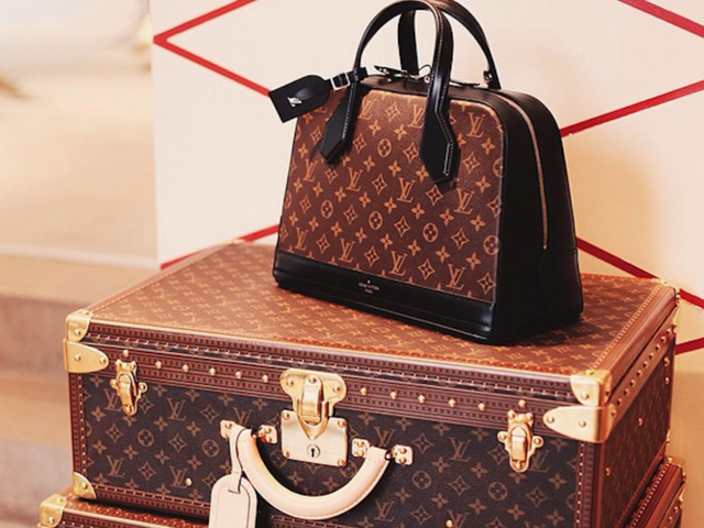 louis vuitton saintonge price